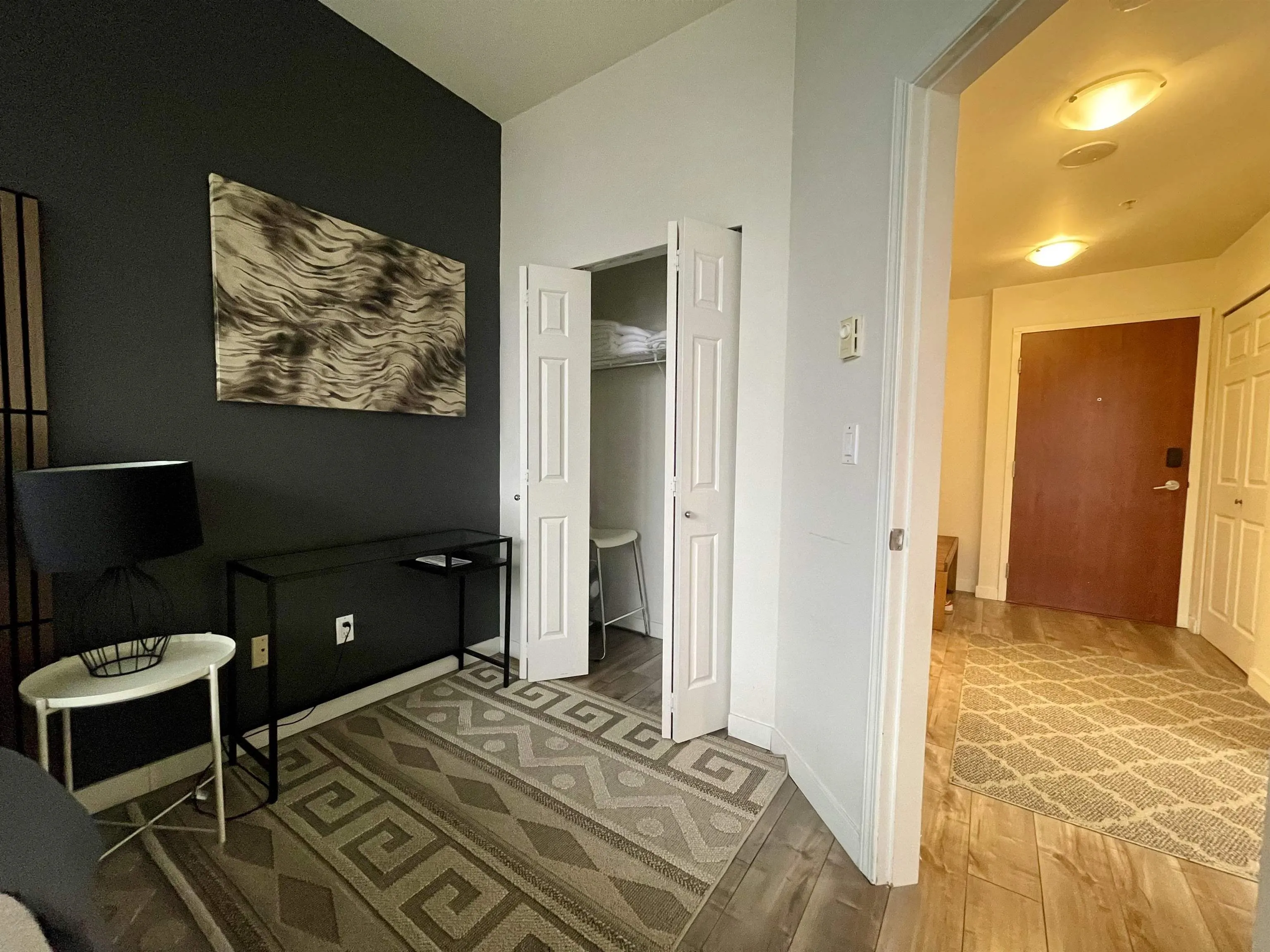 505 1010 Howe Street