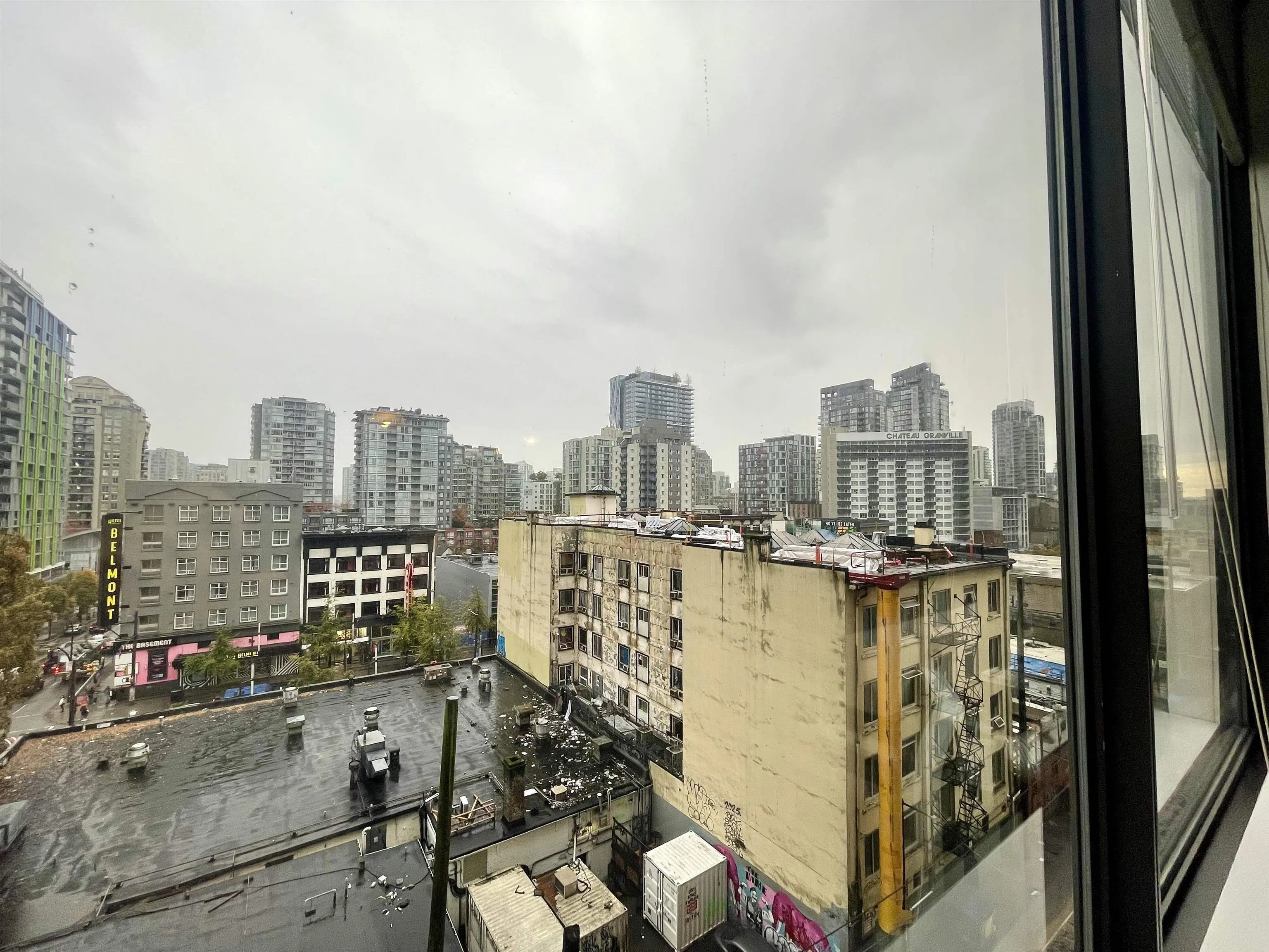 505 1010 Howe Street