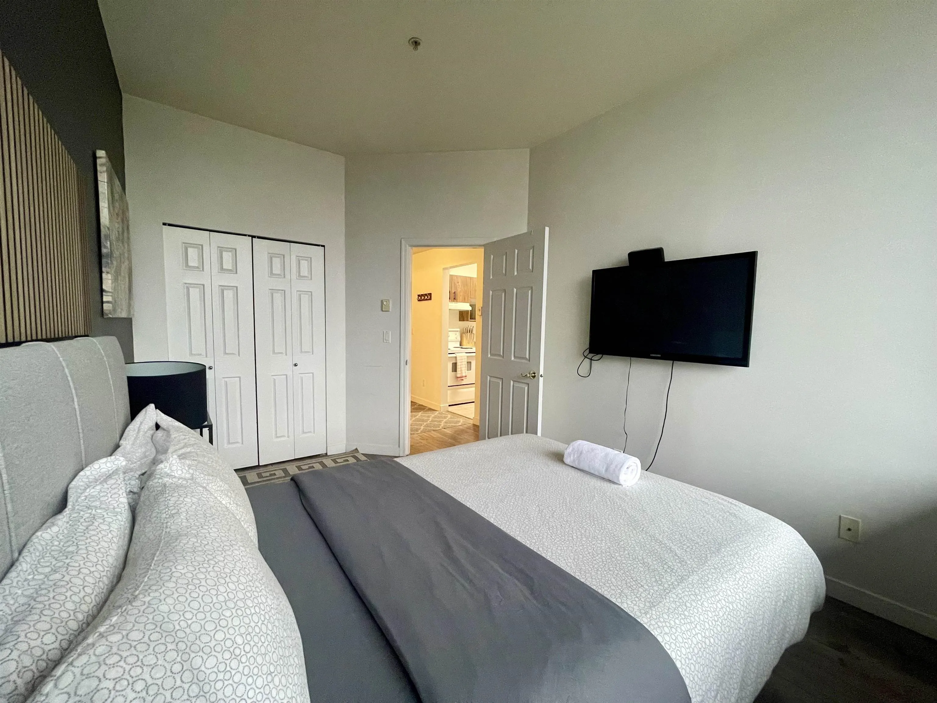 505 1010 Howe Street