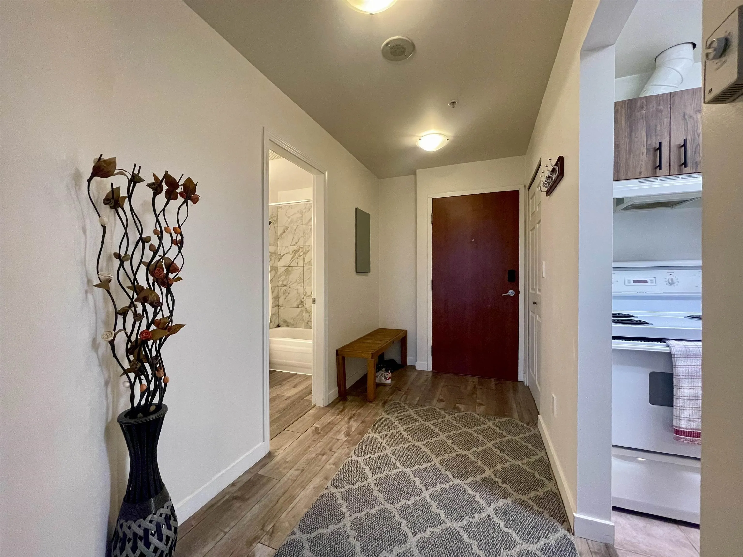 505 1010 Howe Street