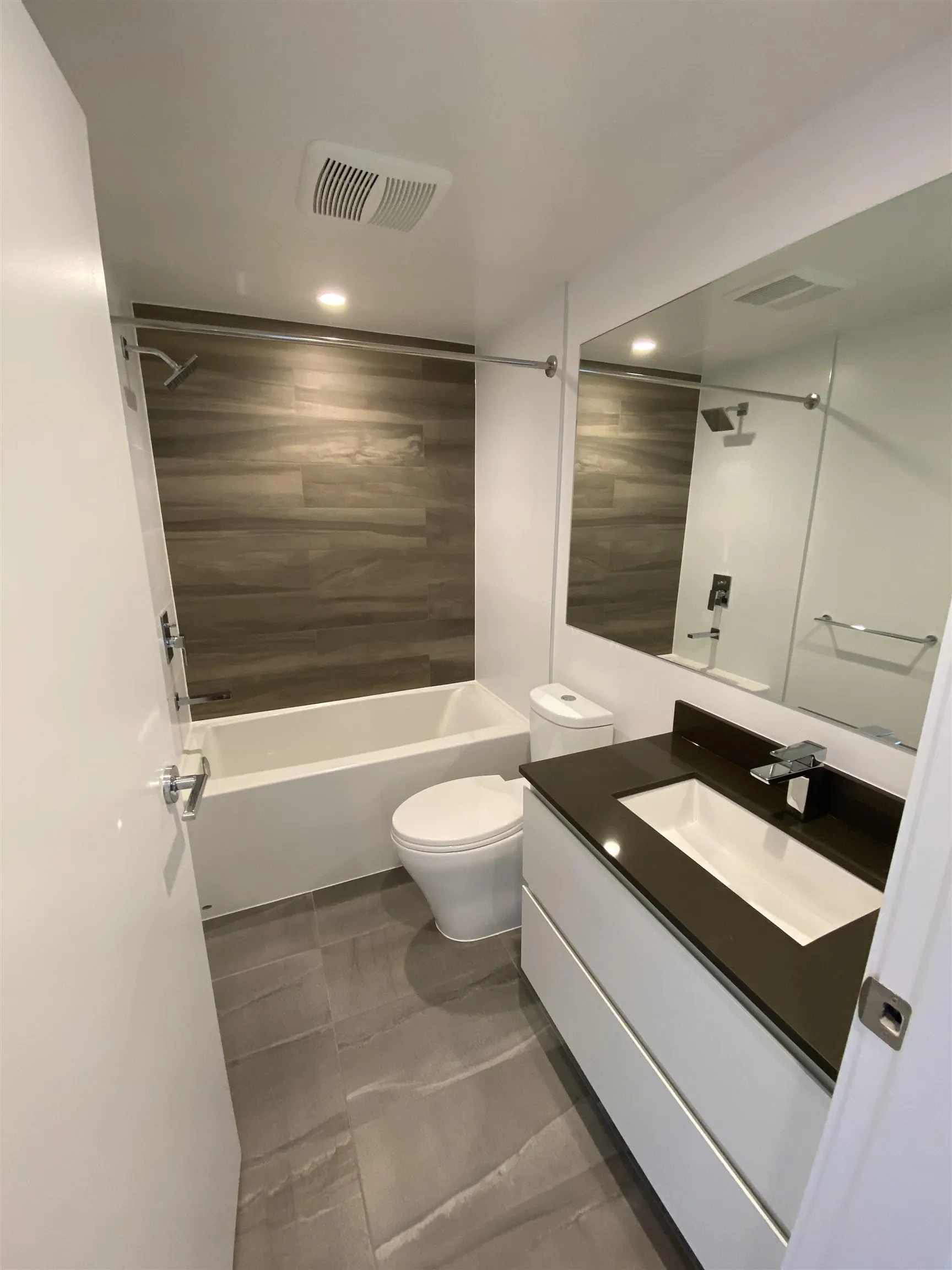 1010 13615 Fraser Highway