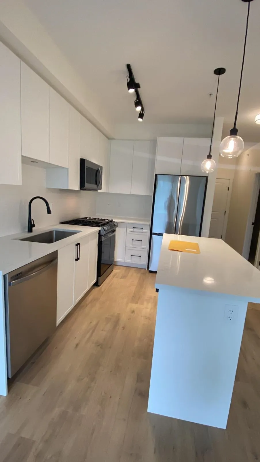 417 7506 199a Street