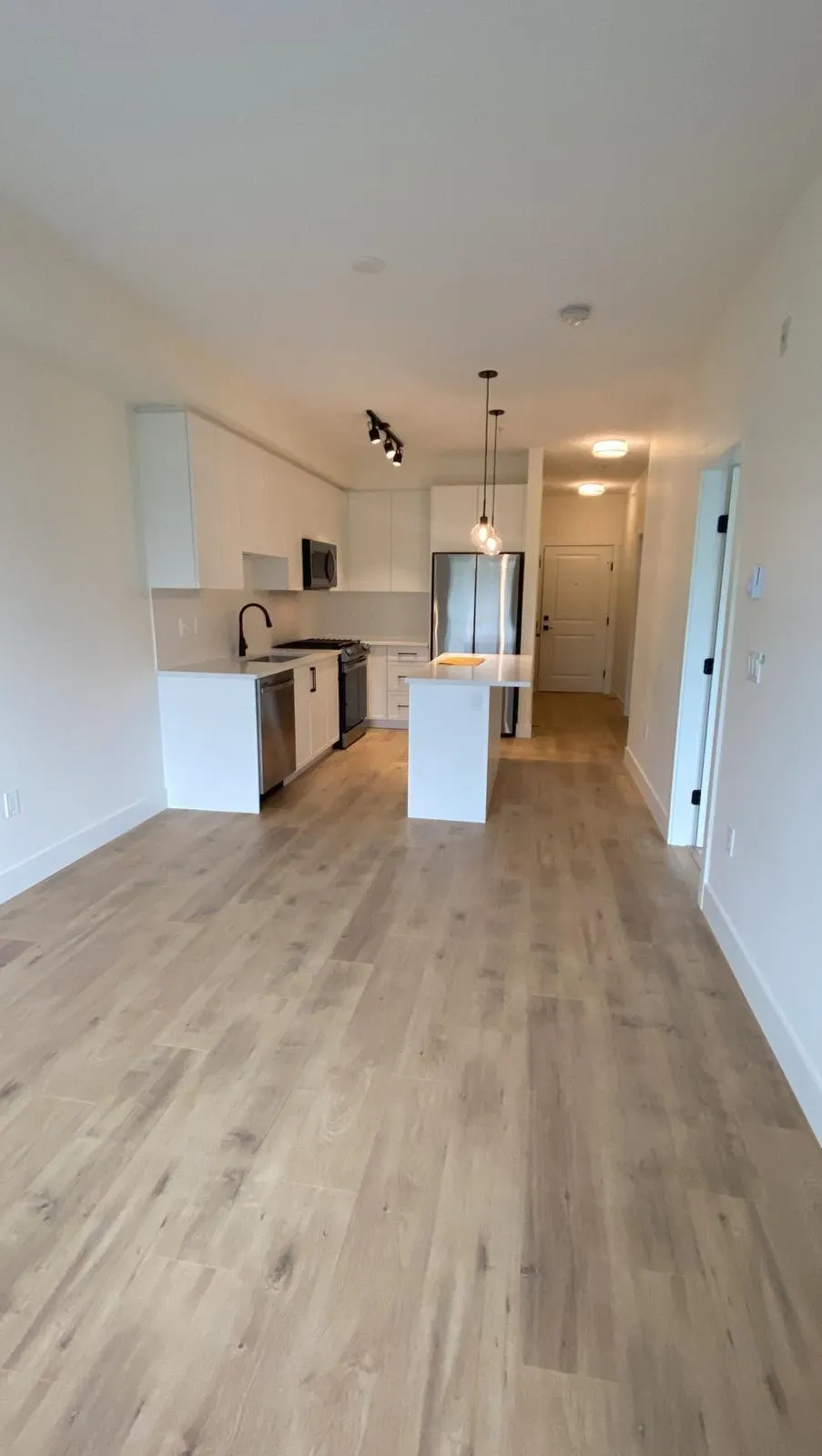 417 7506 199a Street