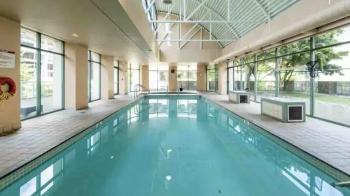 1705 907 Beach Avenue