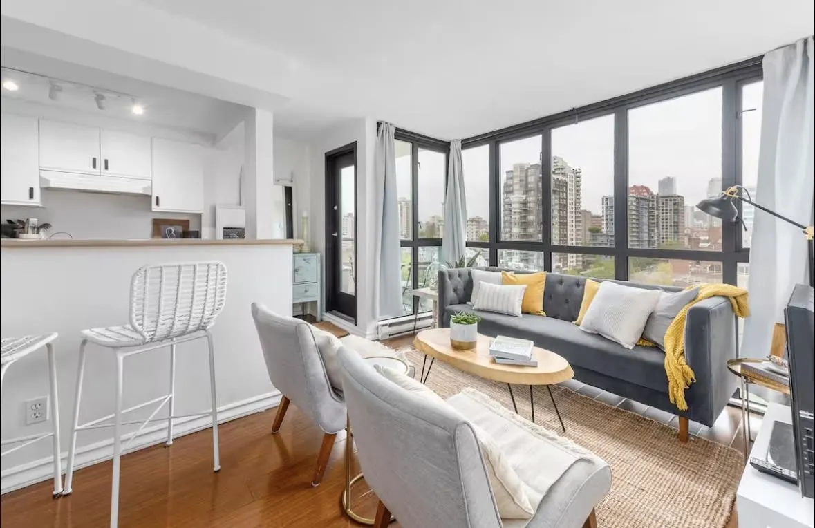 1705 907 Beach Avenue