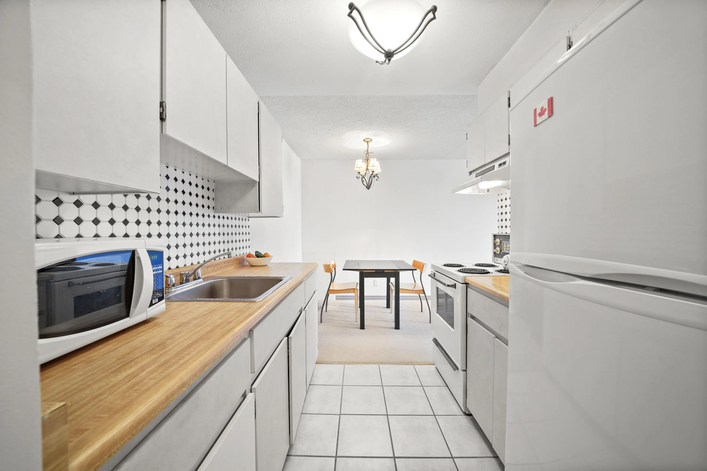 1006 2016 Fullerton Avenue