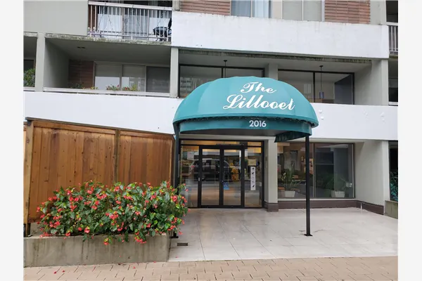 1006 2016 Fullerton Avenue