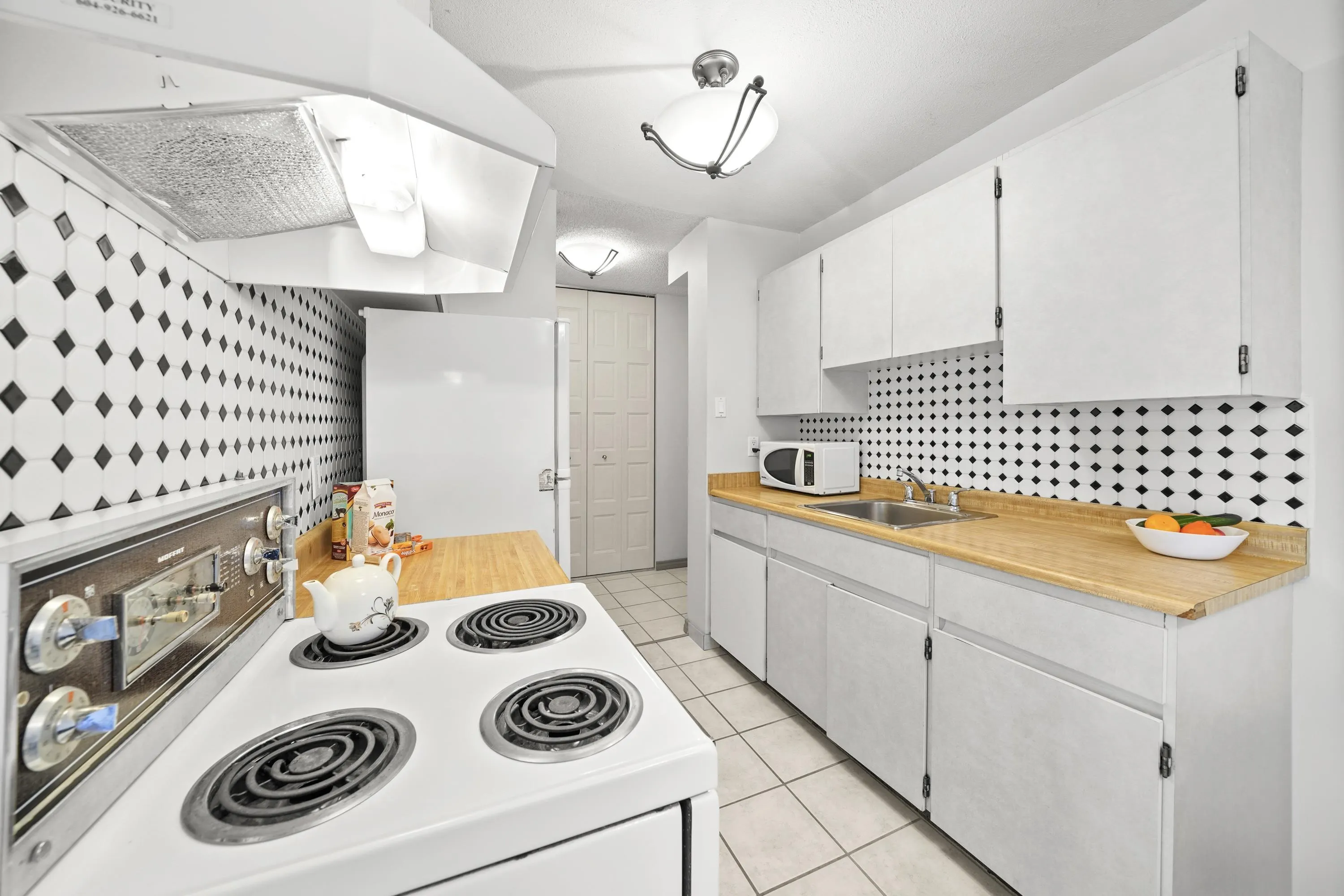 1006 2016 Fullerton Avenue