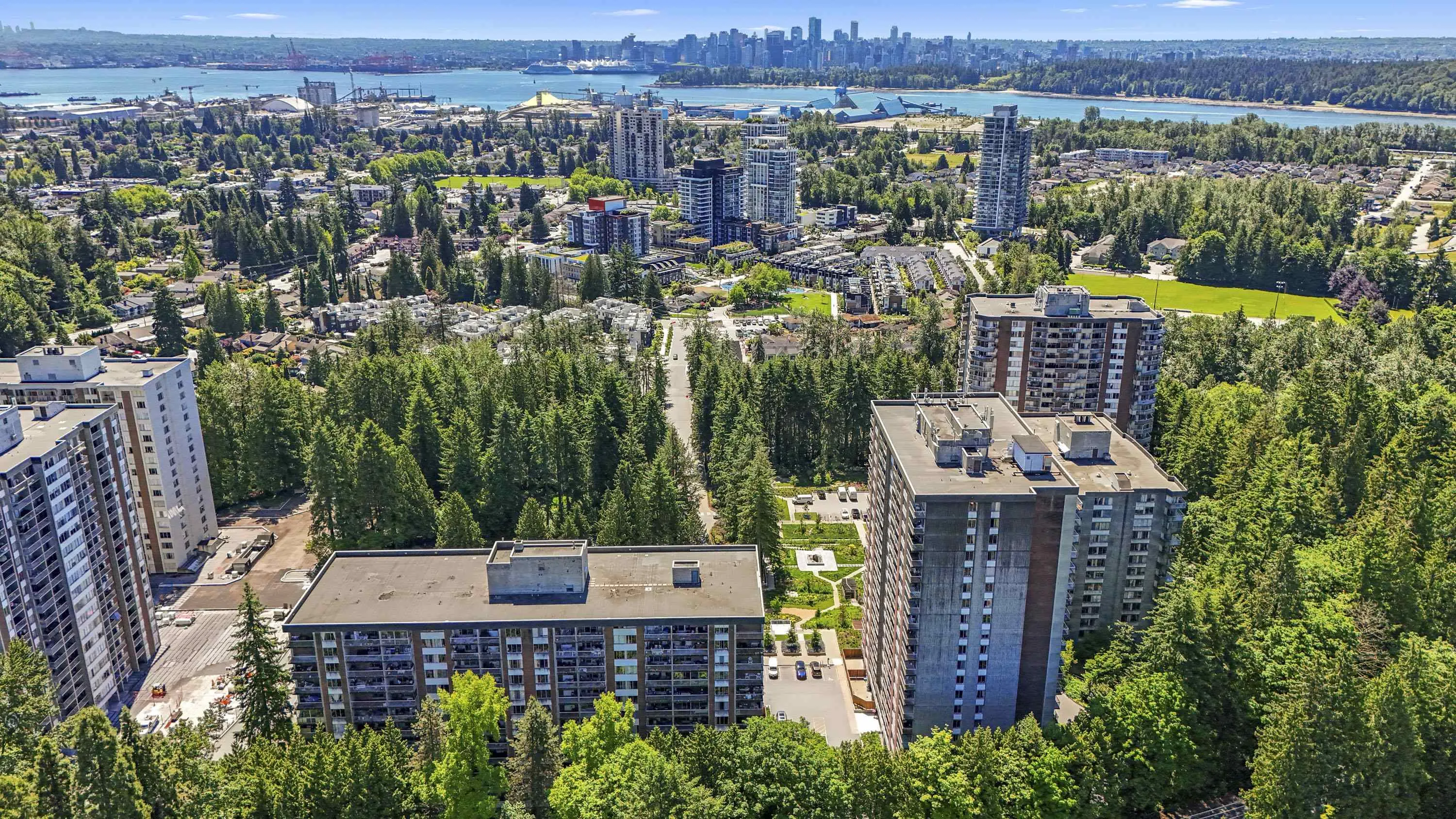 1006 2016 Fullerton Avenue