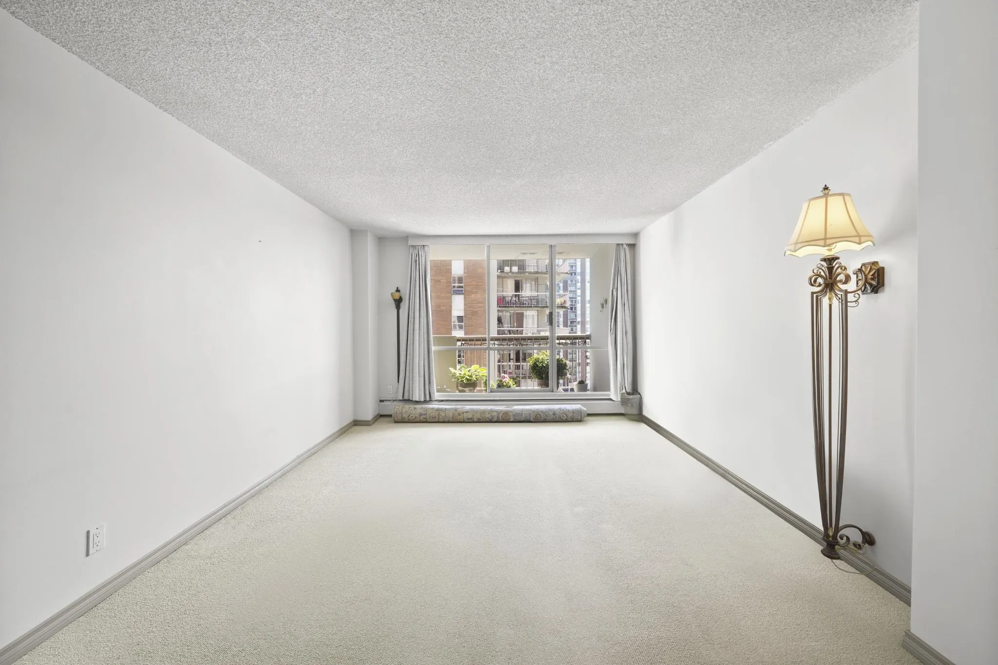 1006 2016 Fullerton Avenue