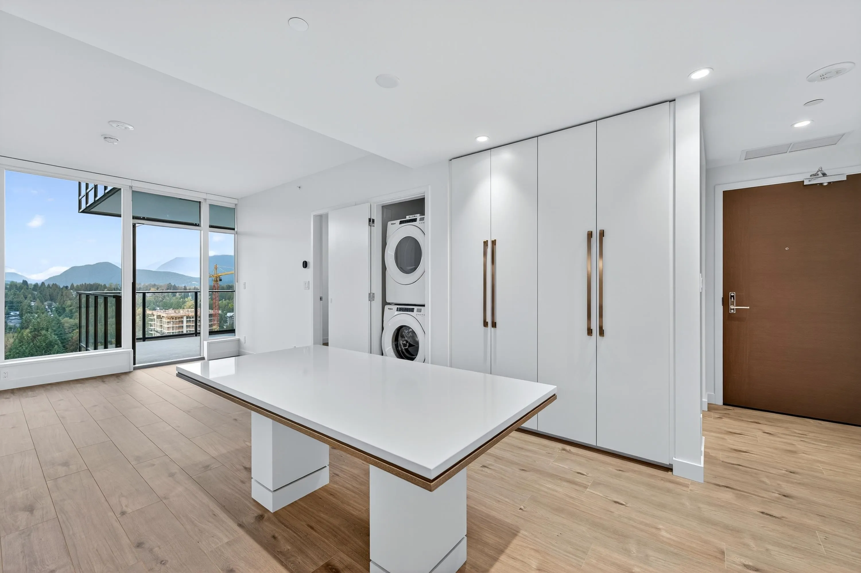 2101 720 Farrow Street