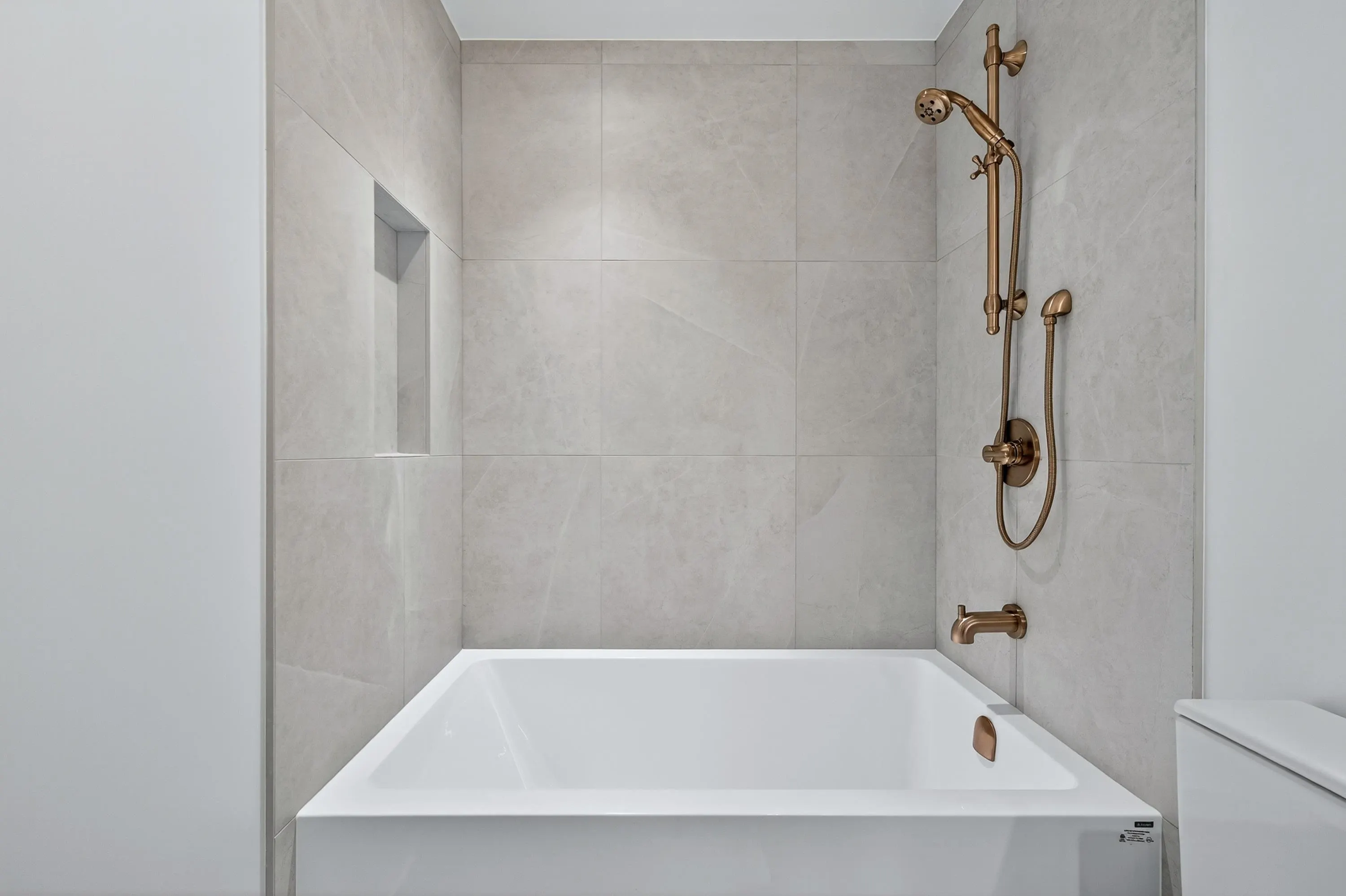 2101 720 Farrow Street