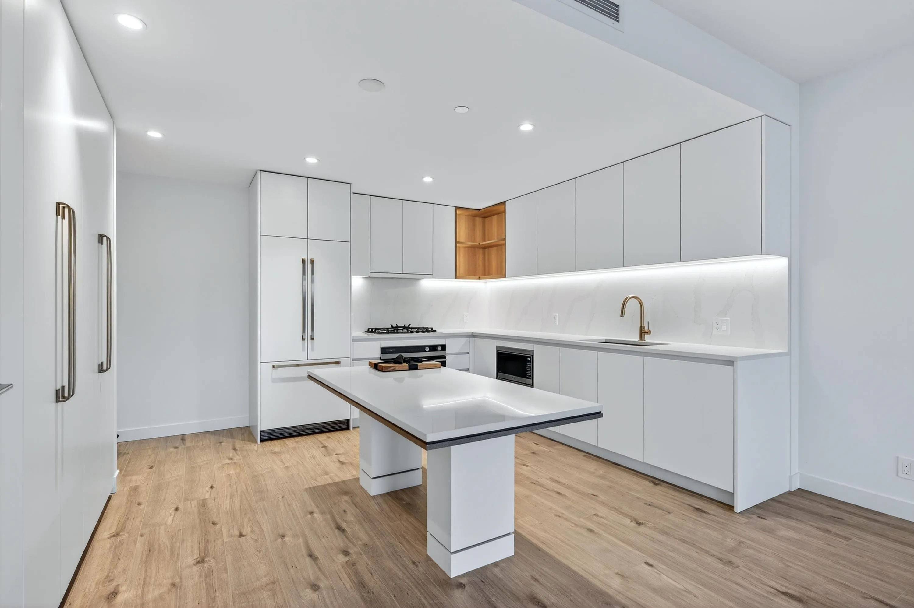 2101 720 Farrow Street