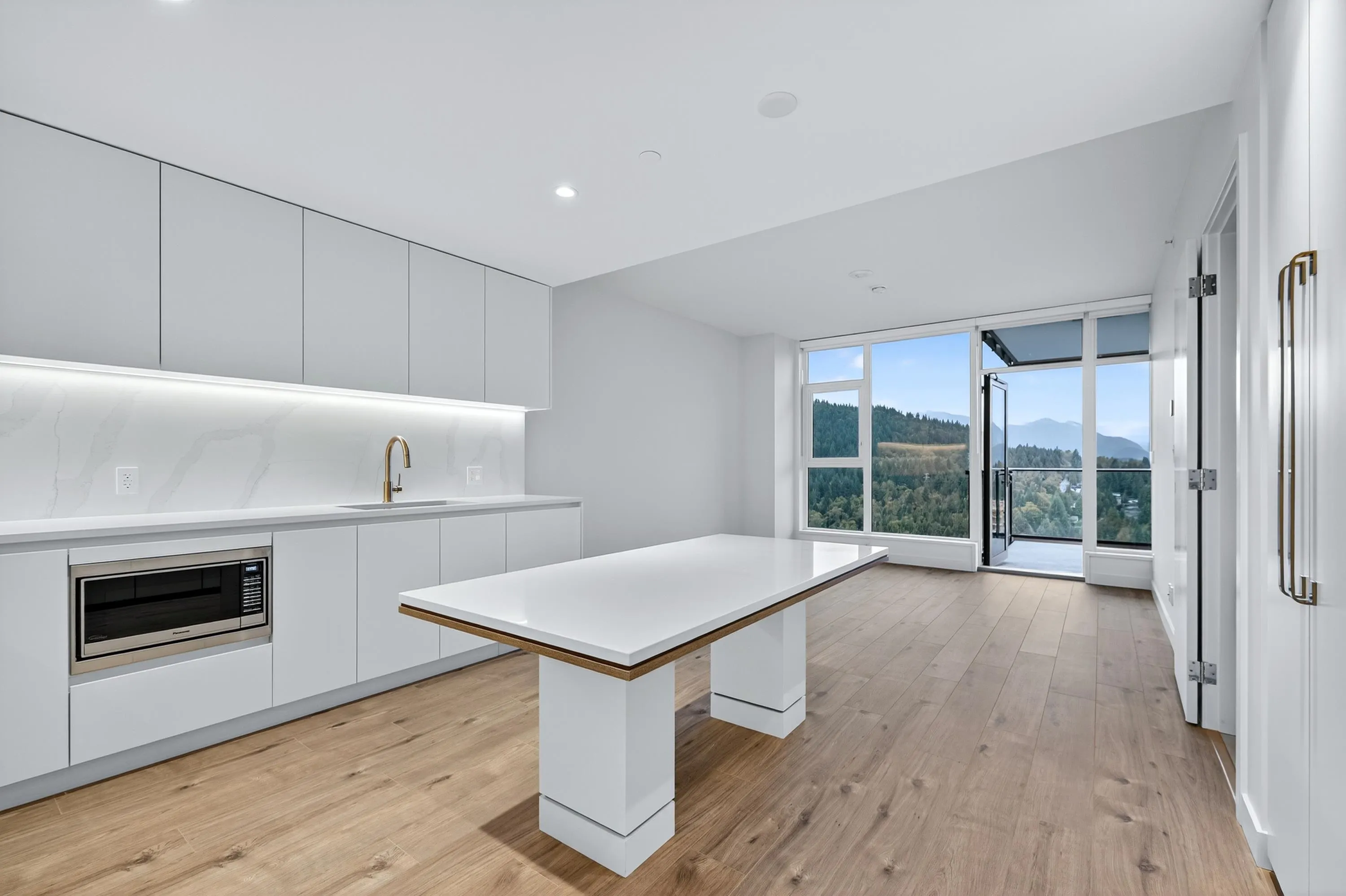 2101 720 Farrow Street