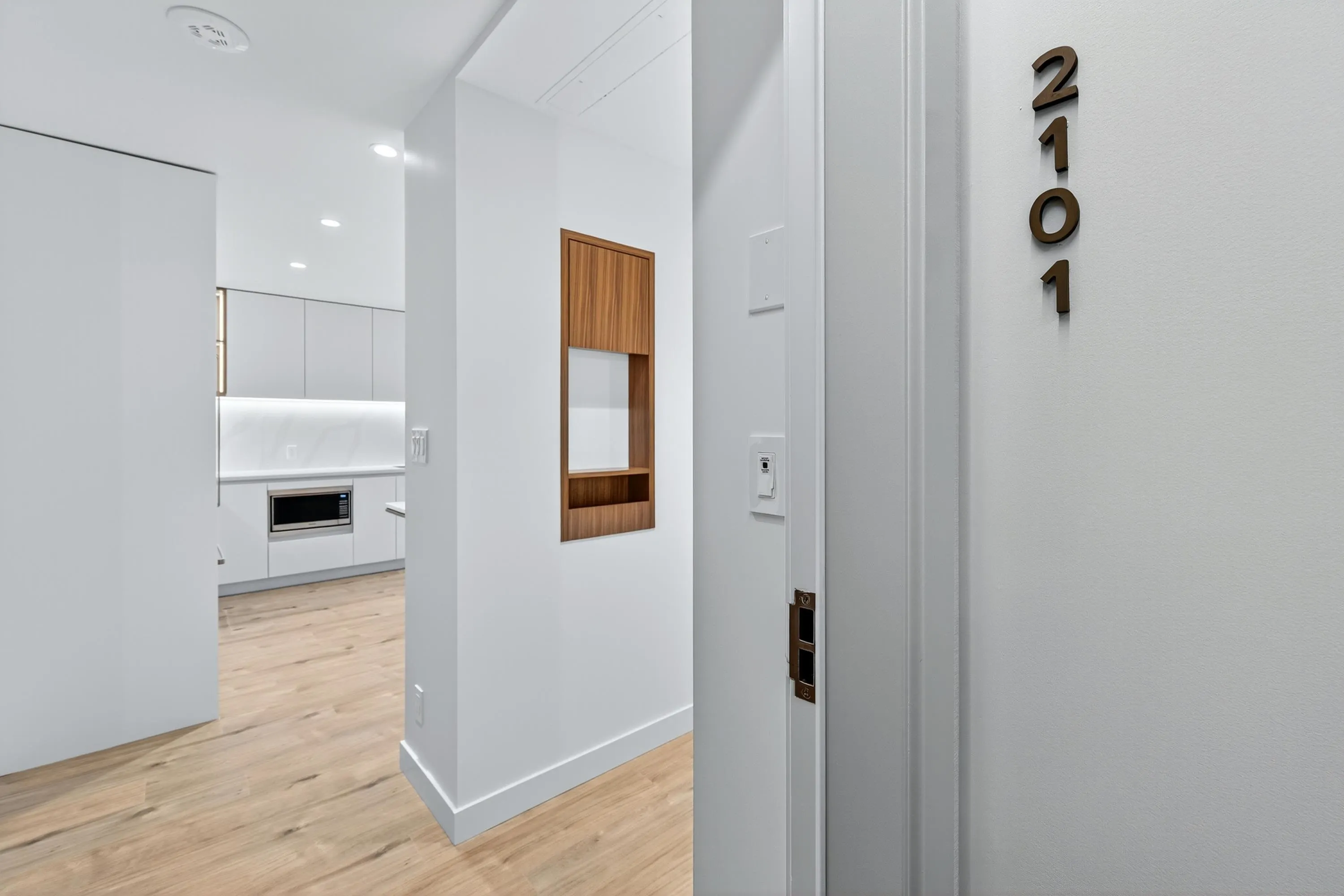 2101 720 Farrow Street