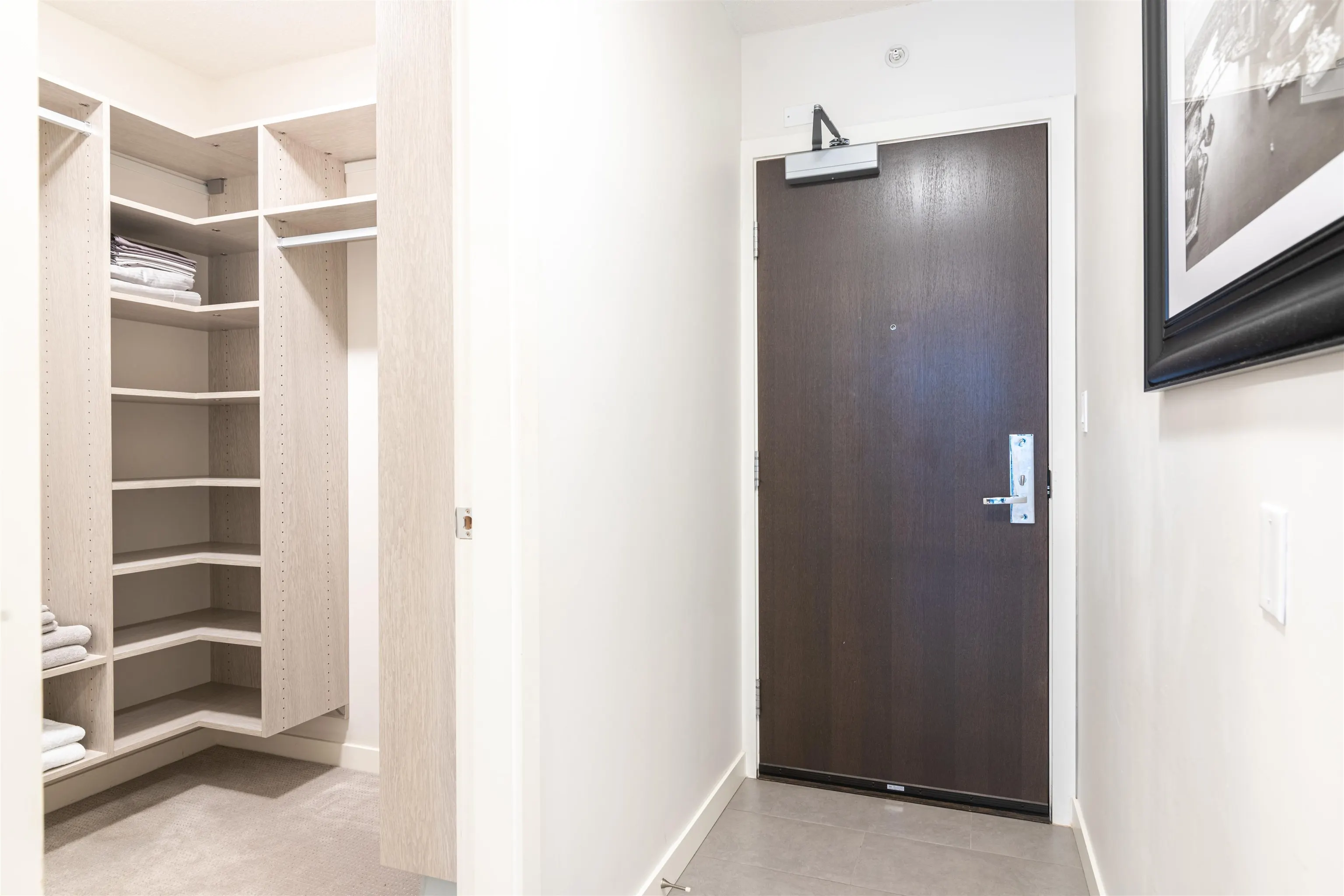 907 833 Homer Street