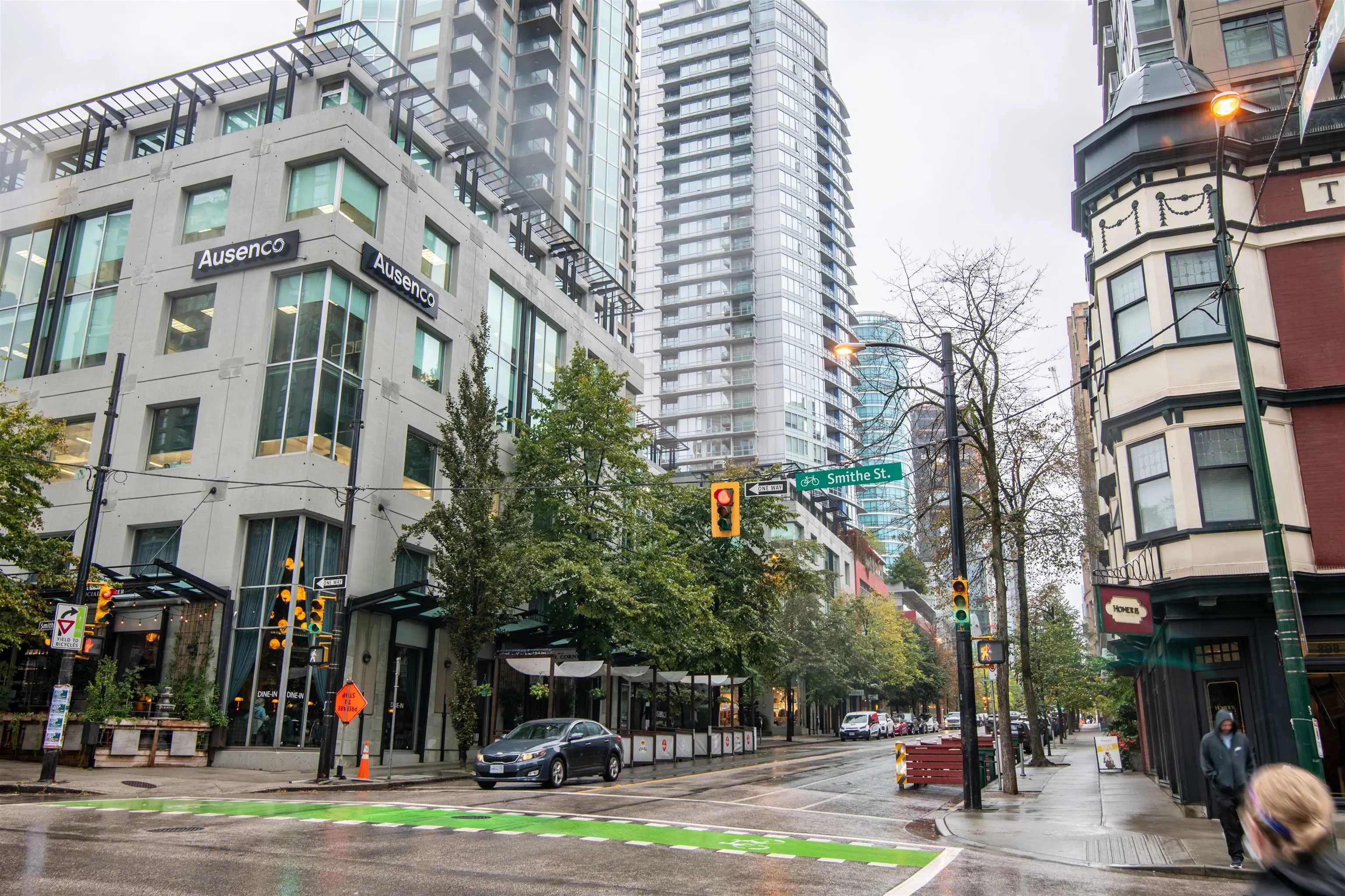 907 833 Homer Street