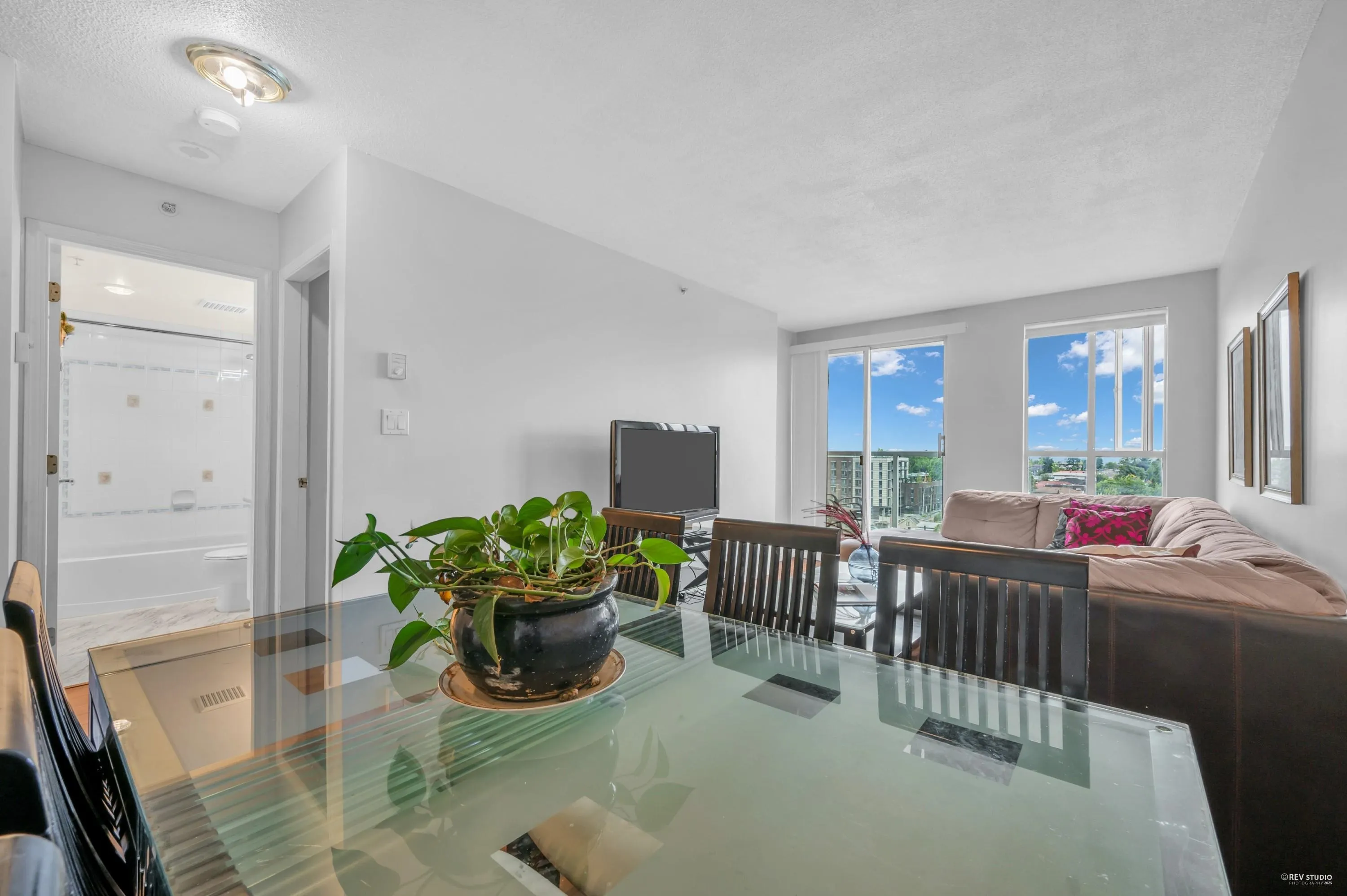 1007 3489 Ascot Place