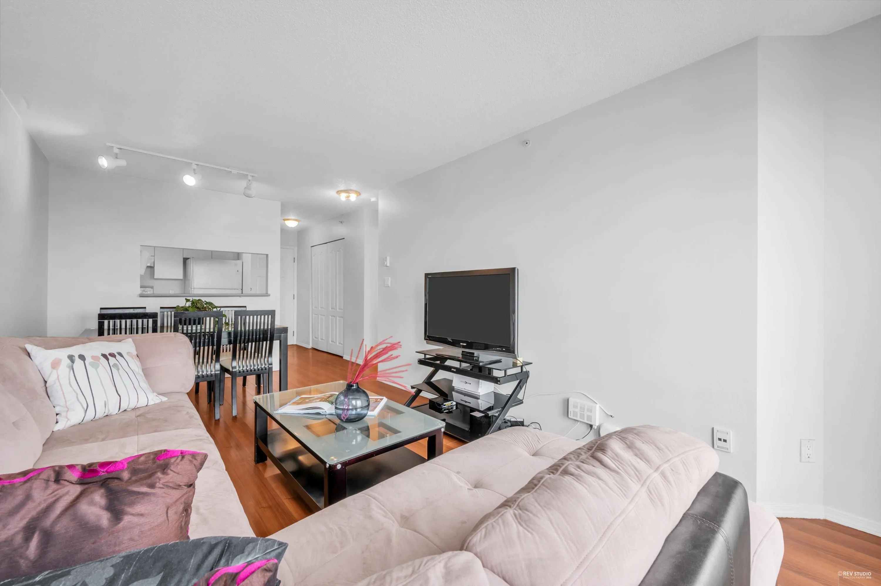 1007 3489 Ascot Place