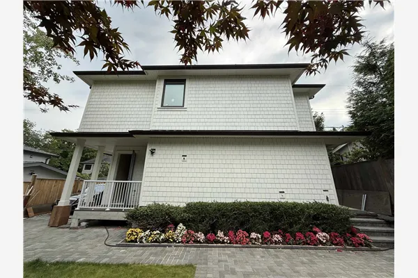 Laneway 3522 W 27th Avenue