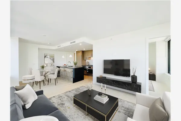 410 1588 Johnston Road