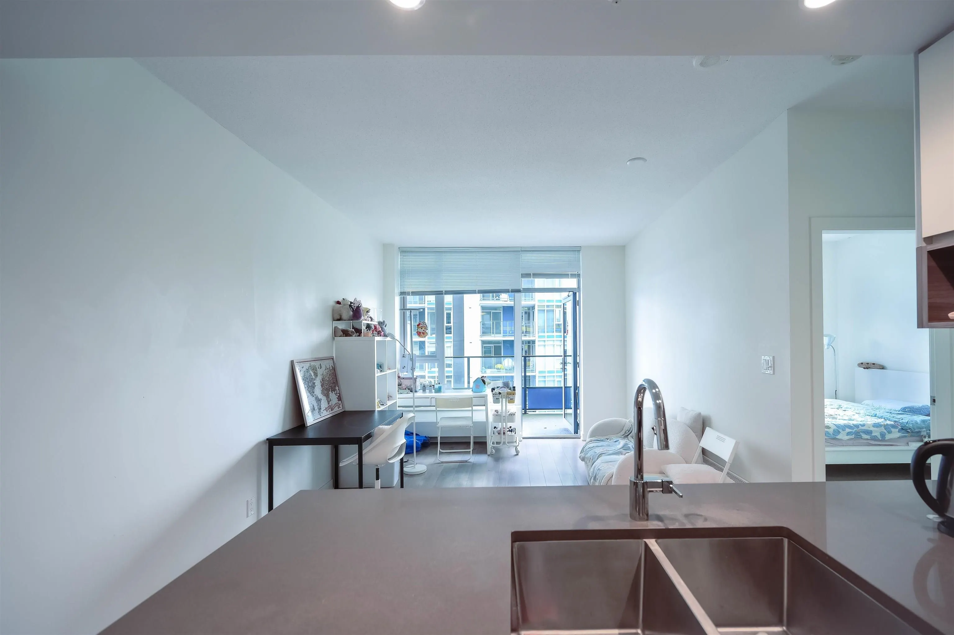 8xx 8850 University Crescent