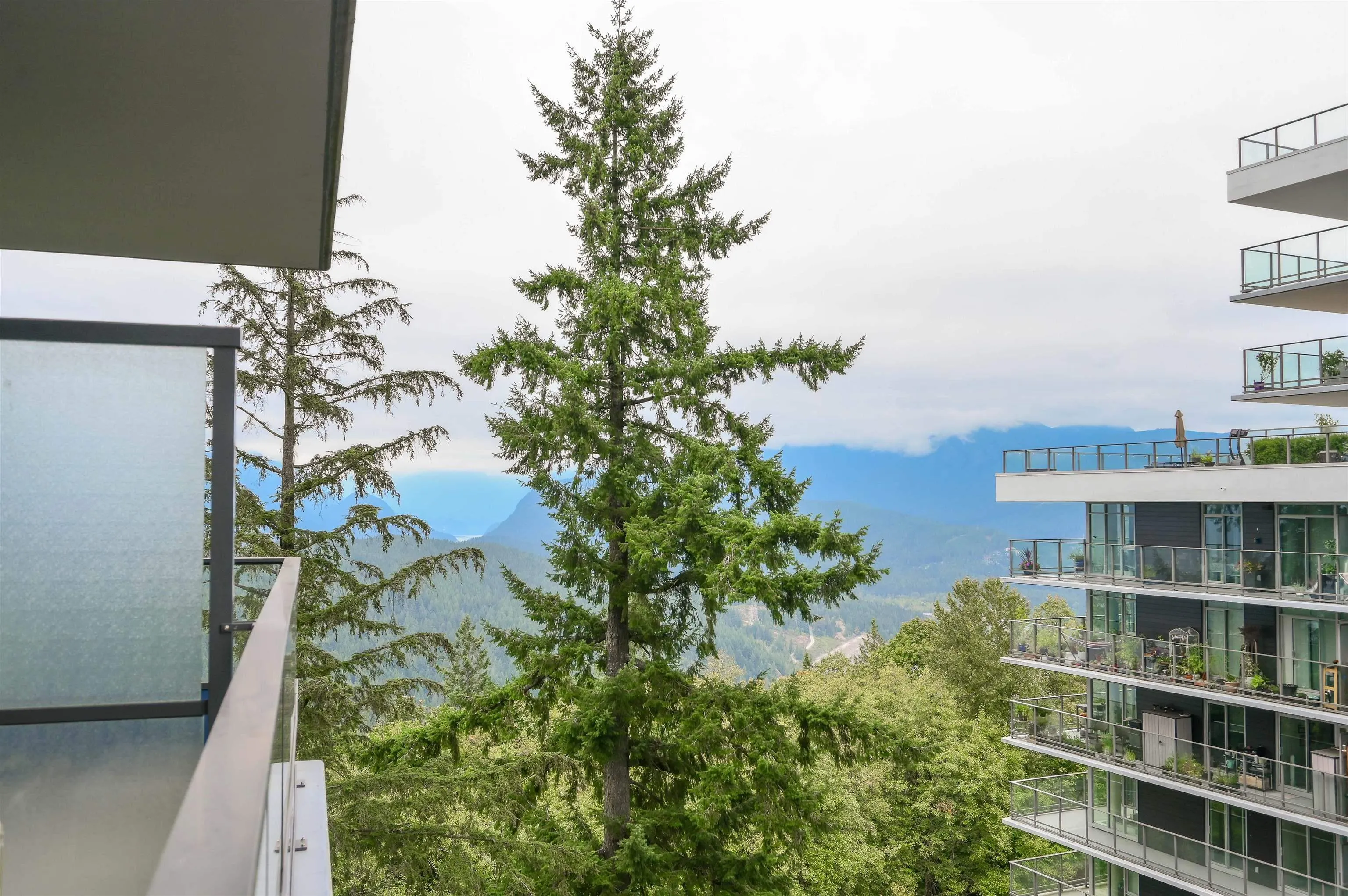 8xx 8850 University Crescent