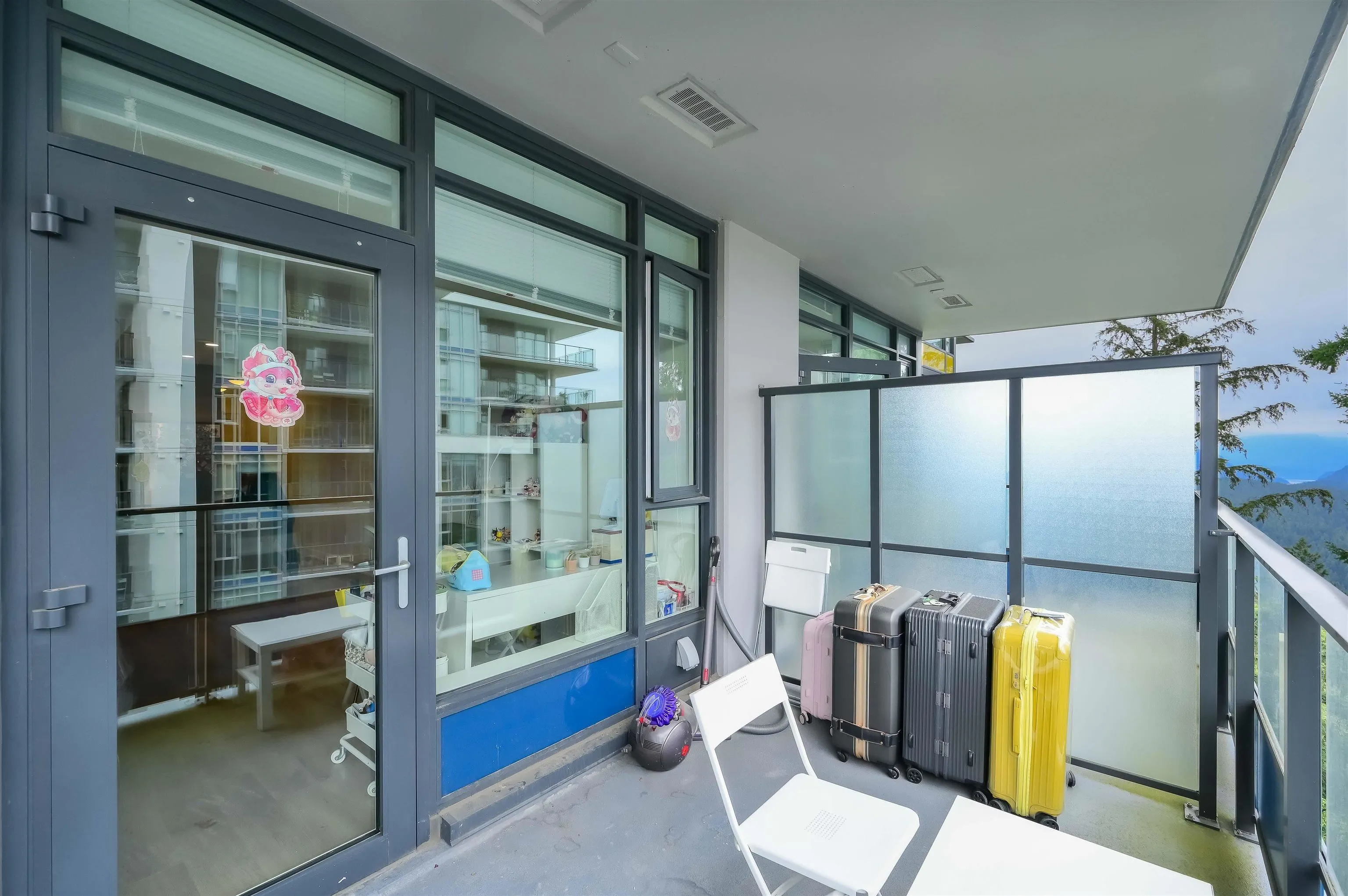 8xx 8850 University Crescent