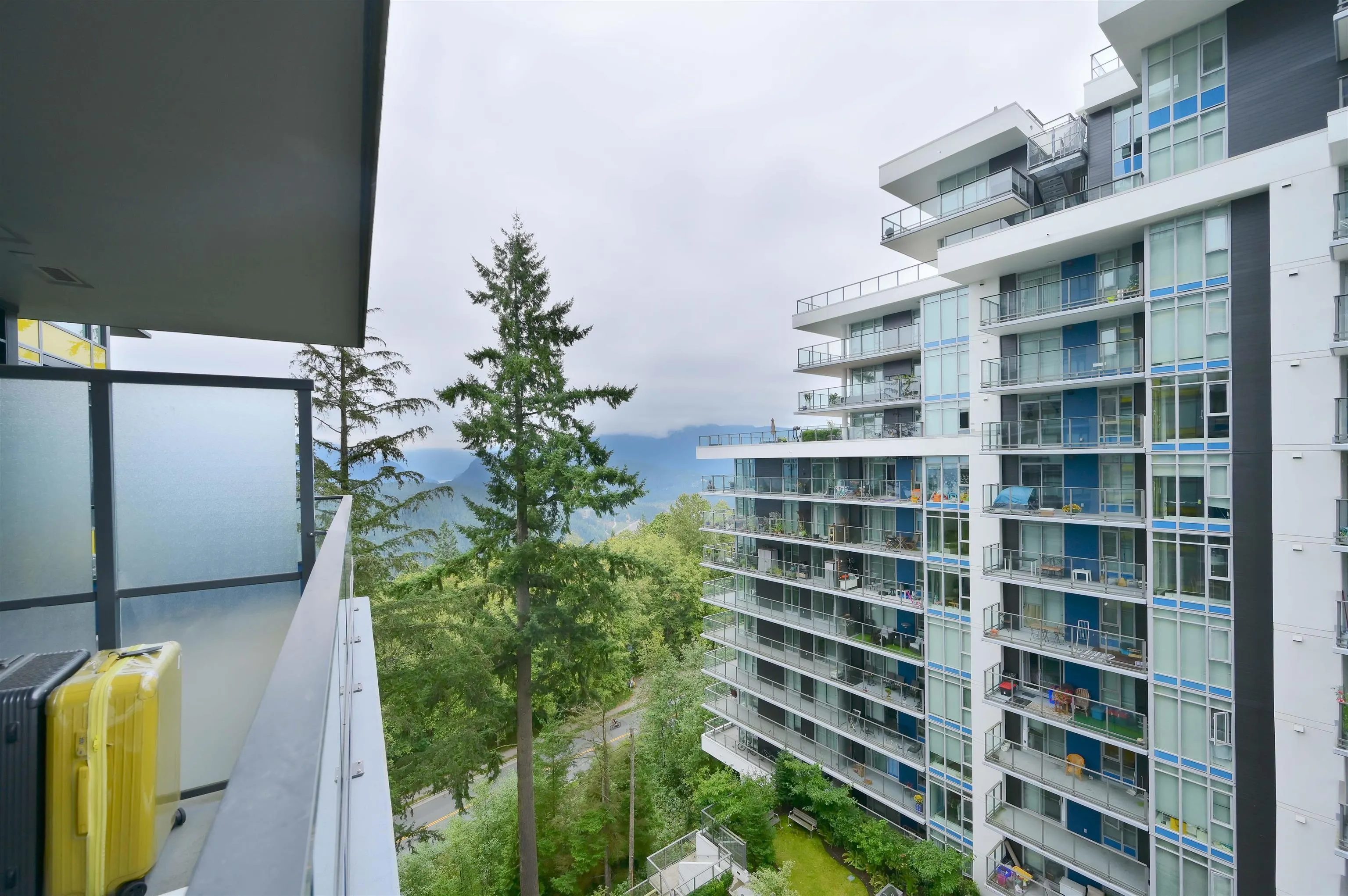 8xx 8850 University Crescent