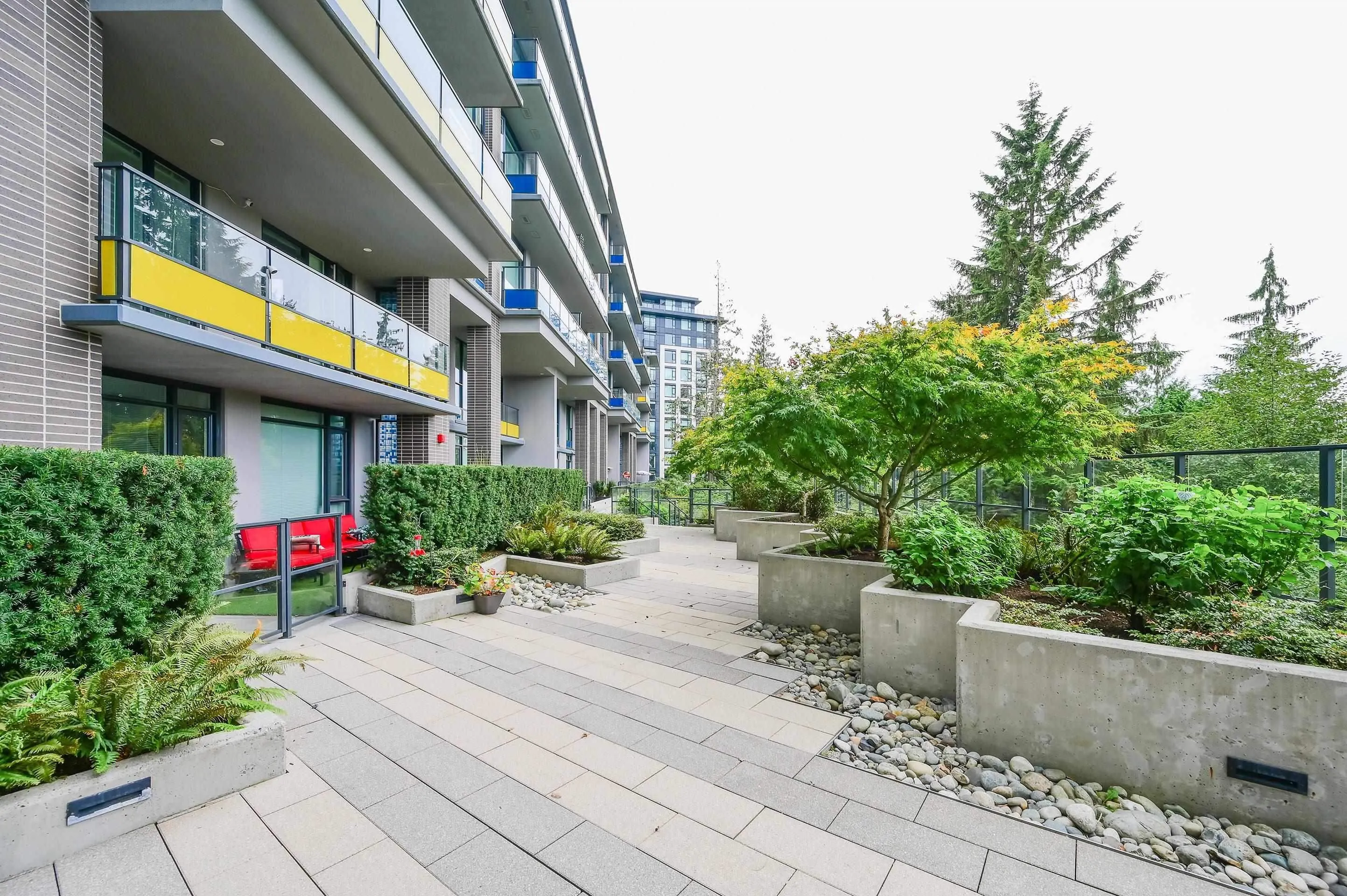 8xx 8850 University Crescent