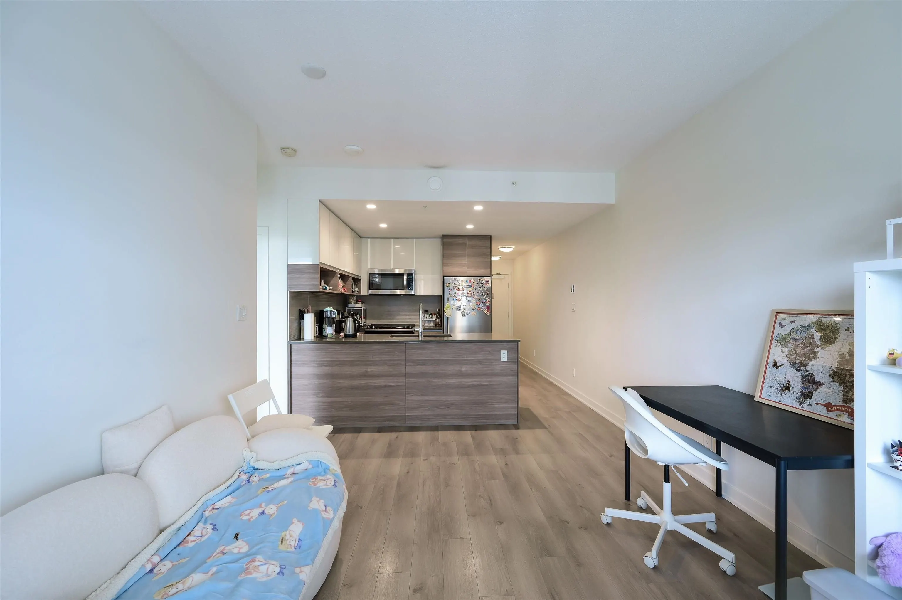 8xx 8850 University Crescent