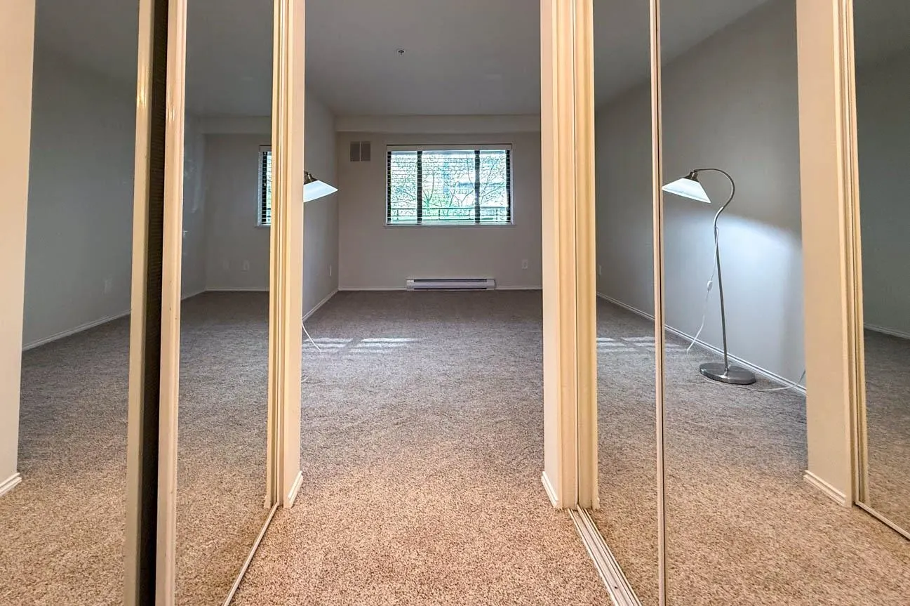 512 345 Lonsdale Avenue