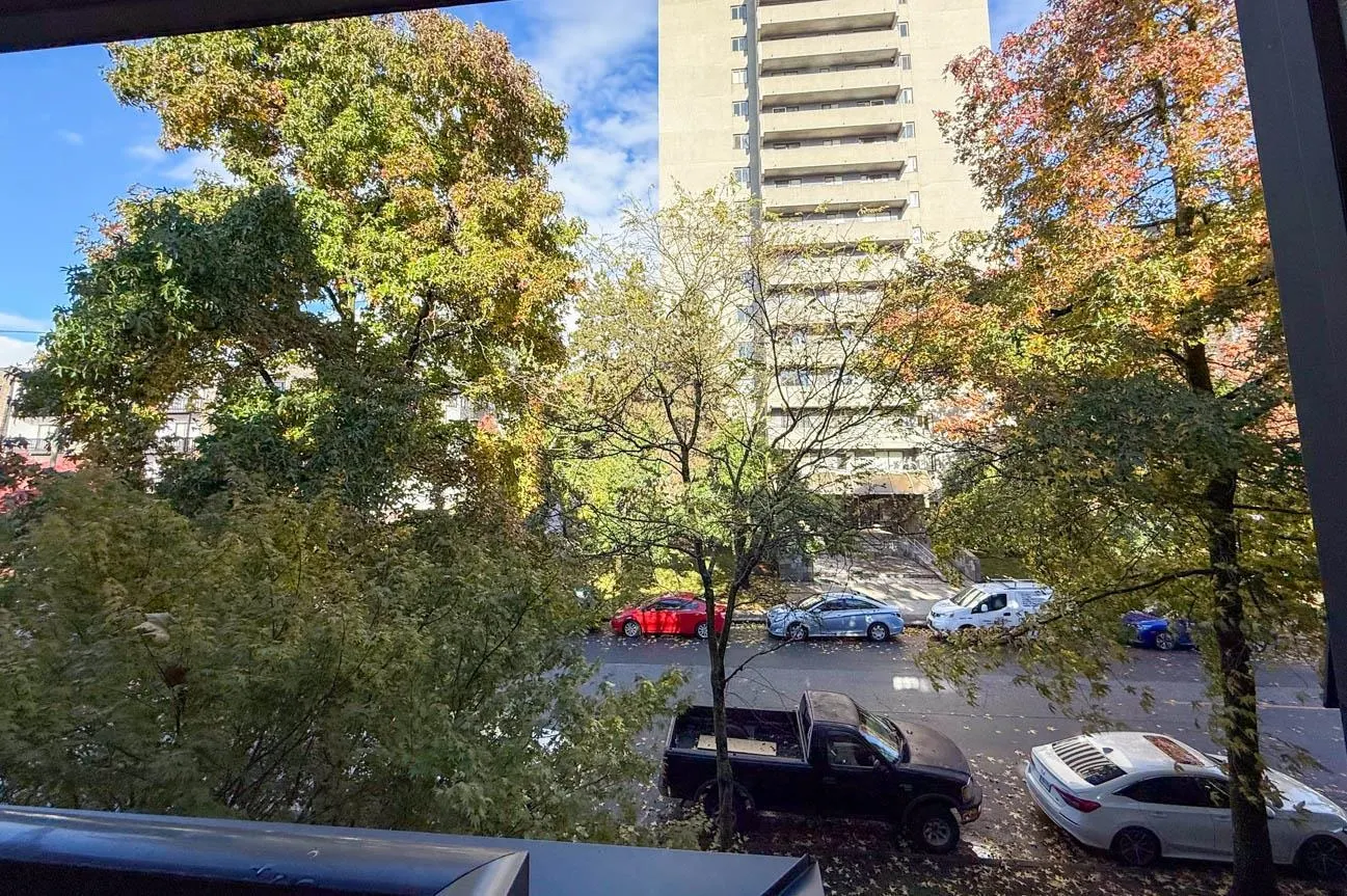 512 345 Lonsdale Avenue