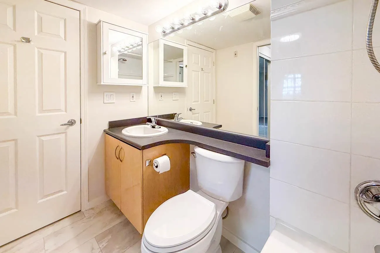 512 345 Lonsdale Avenue