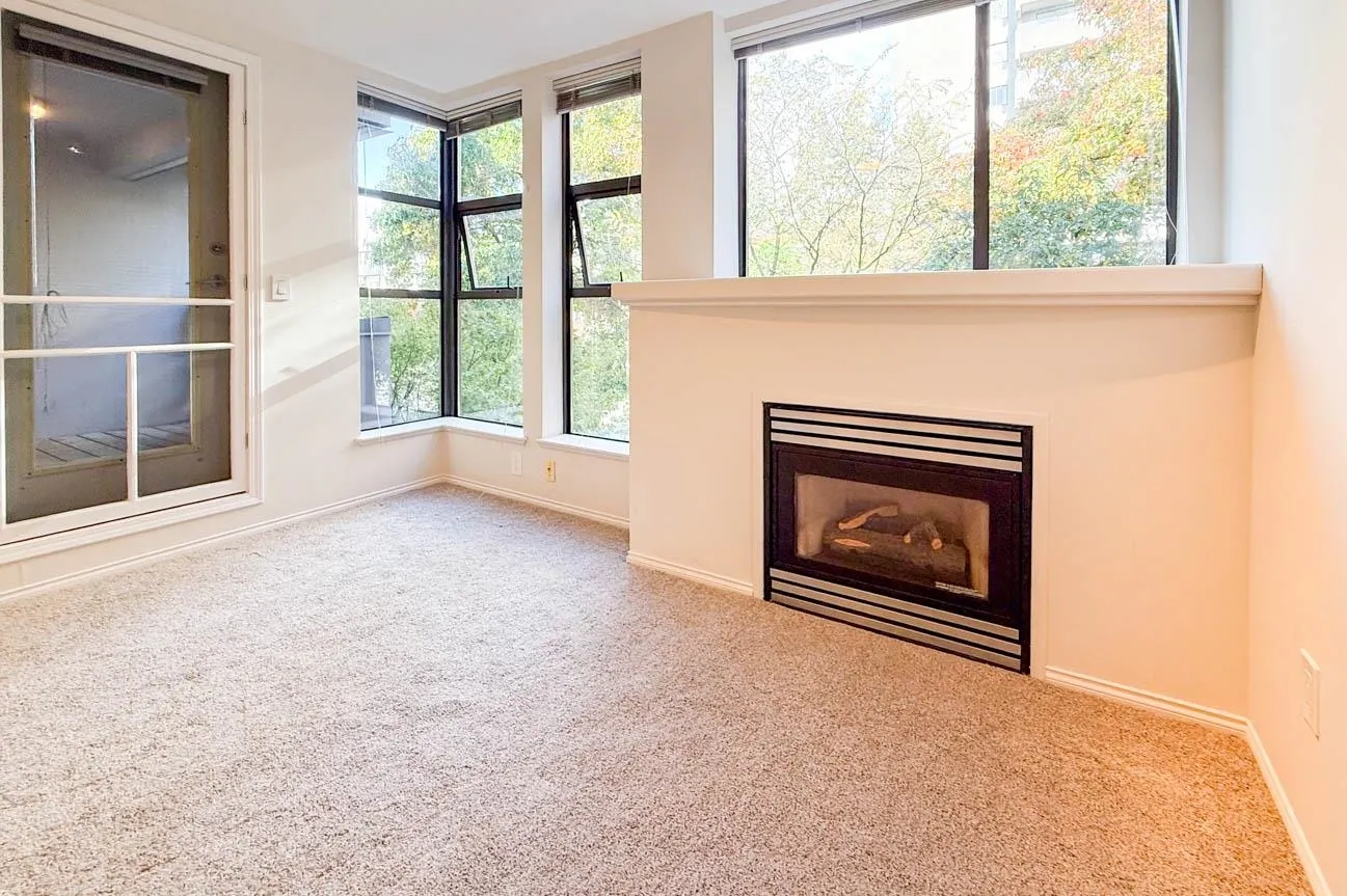 512 345 Lonsdale Avenue