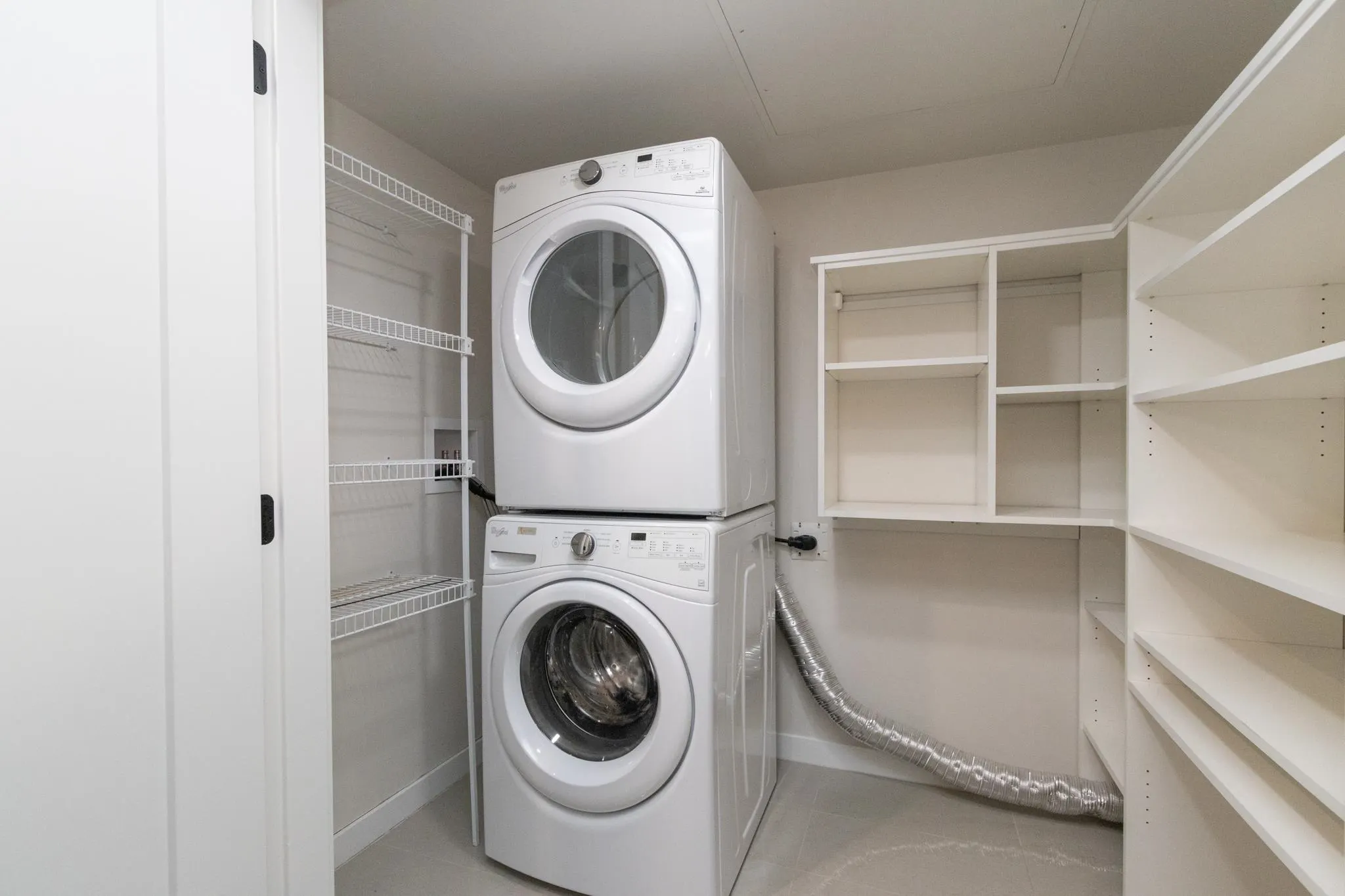 403 3911 Cates Landing