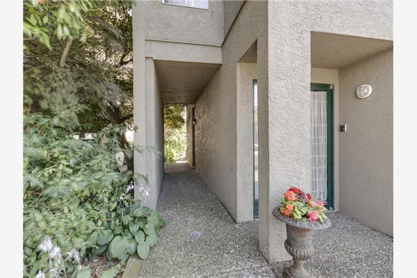 104 33344 2nd Street