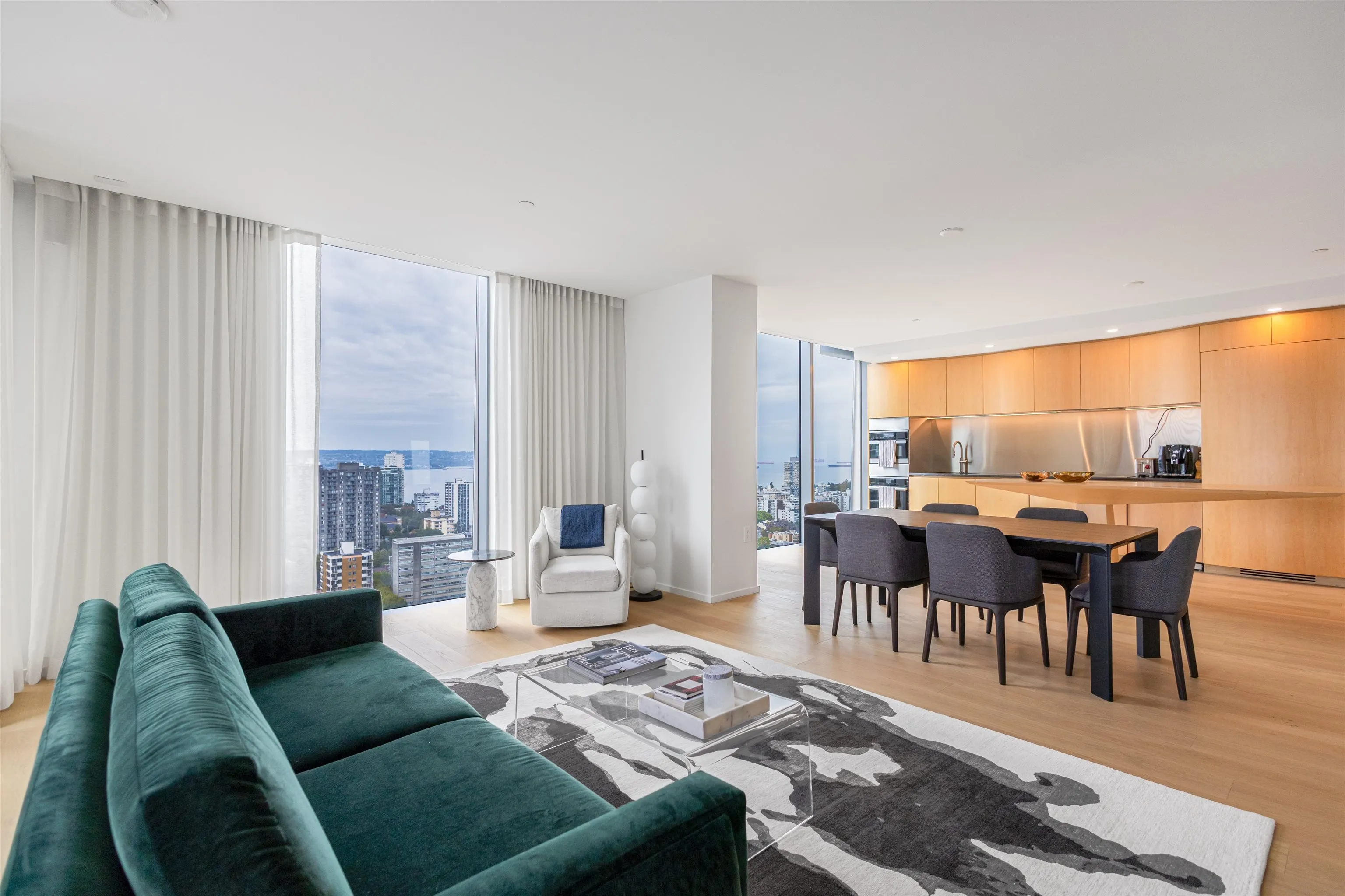 2603 1568 Alberni St