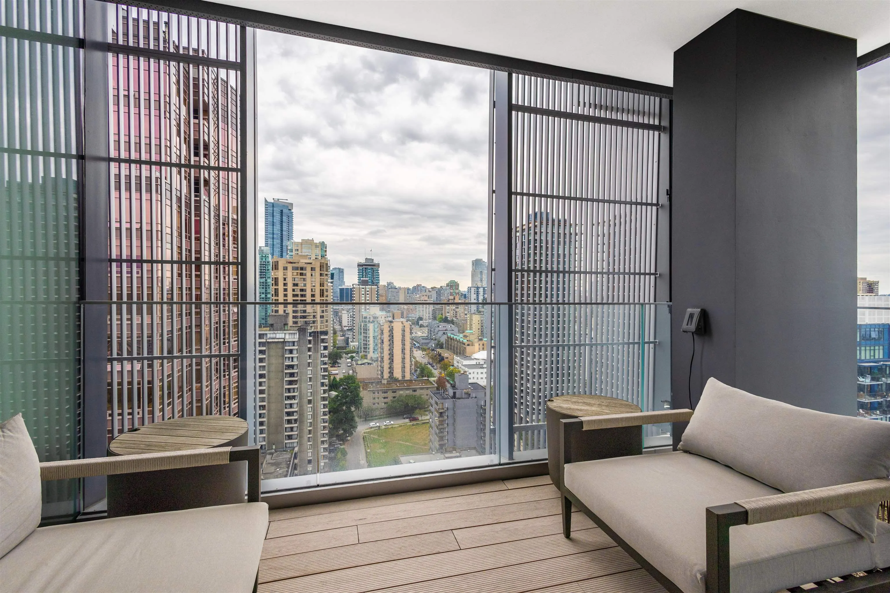 2603 1568 Alberni St