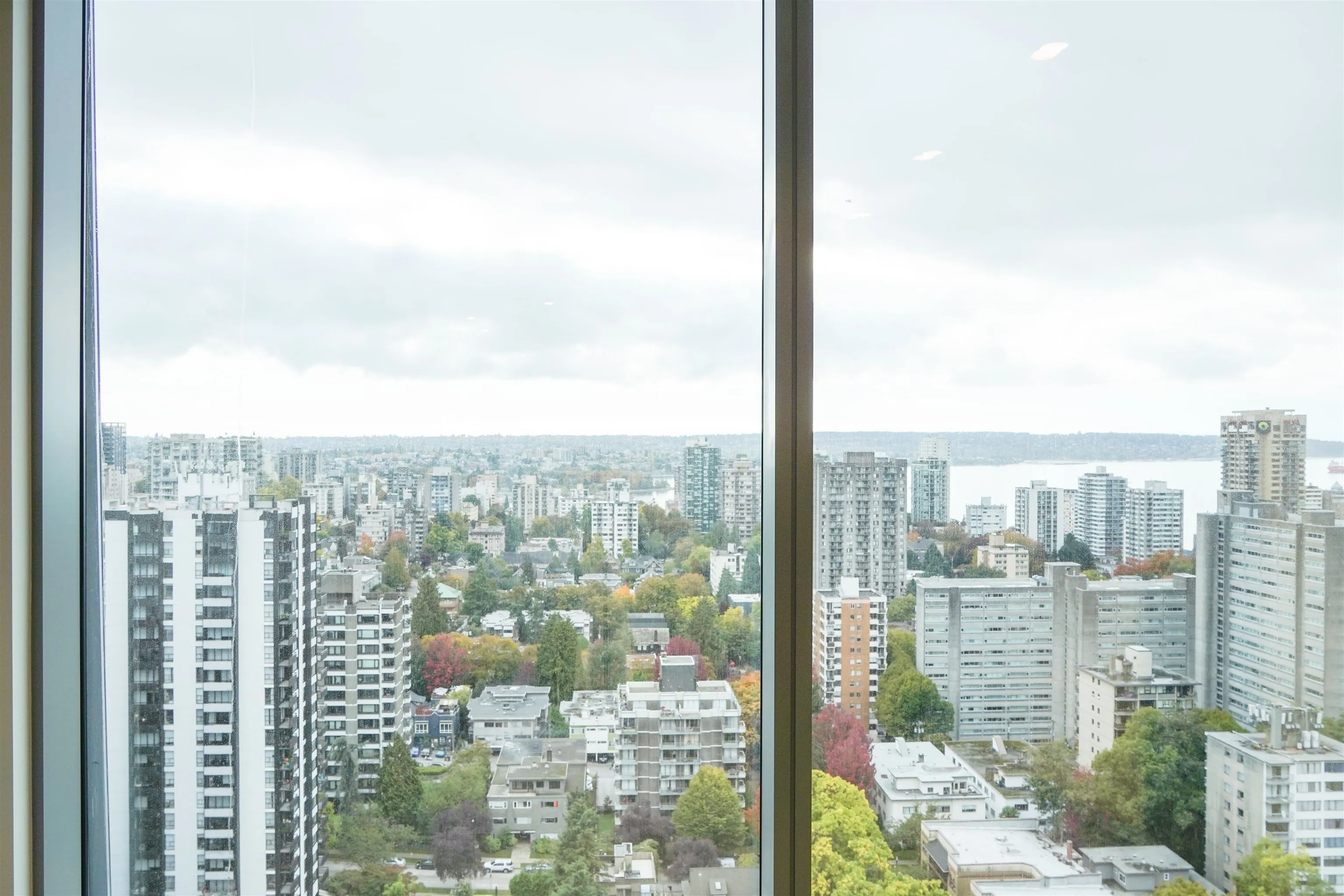 2603 1568 Alberni St