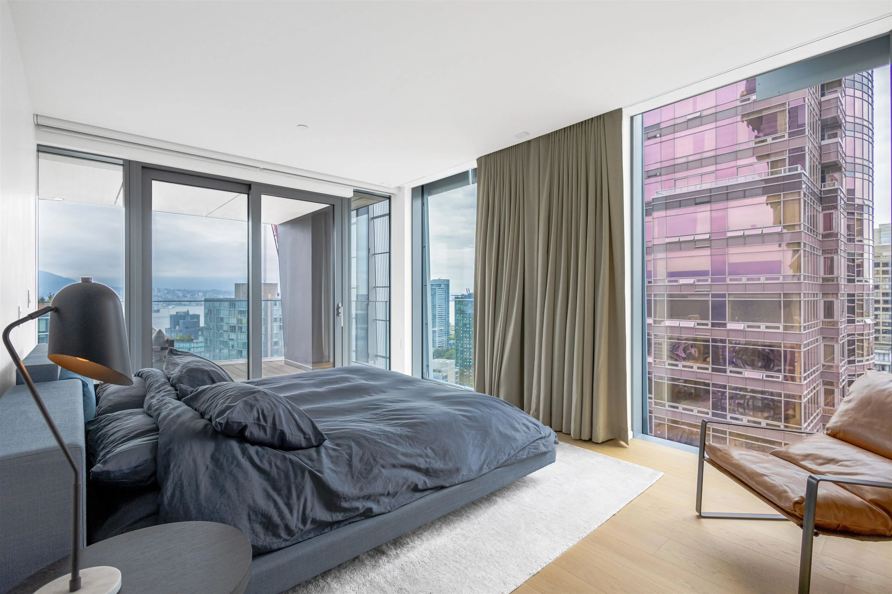 2603 1568 Alberni St