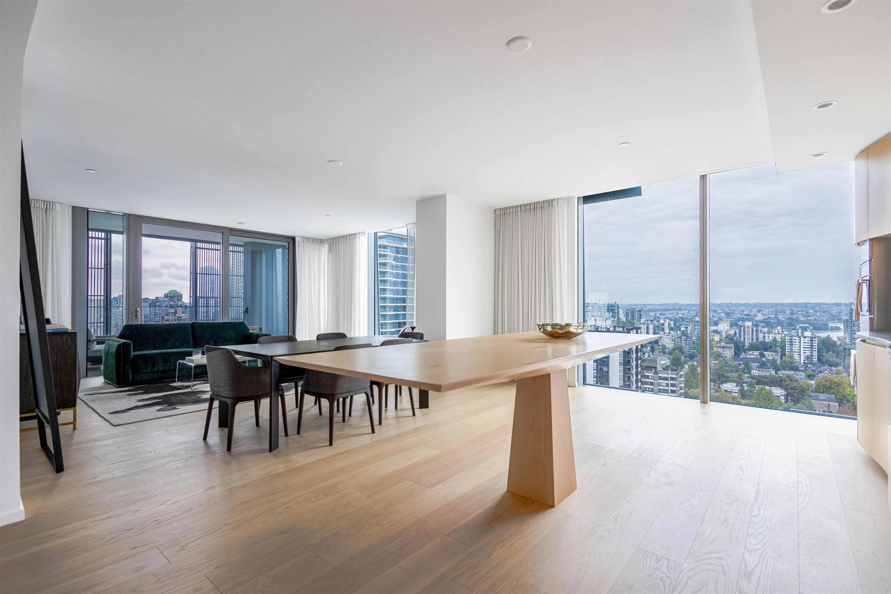 2603 1568 Alberni St