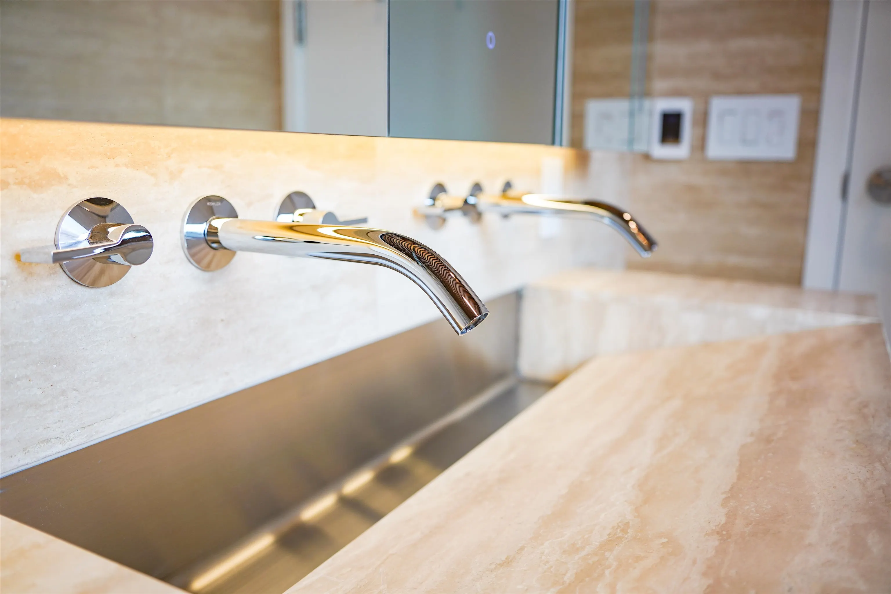 2603 1568 Alberni St