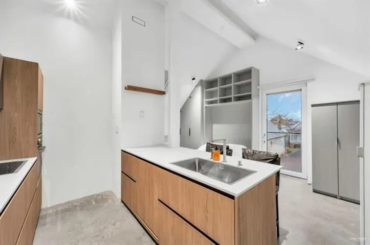 829 Keefer Street #3
