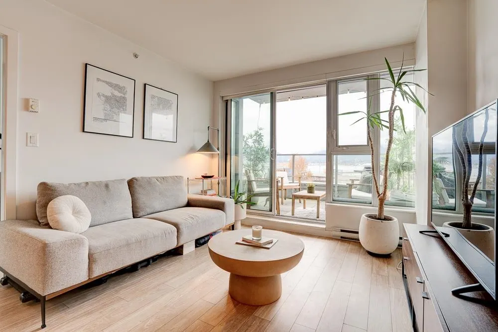 983 E Hastings Street #201
