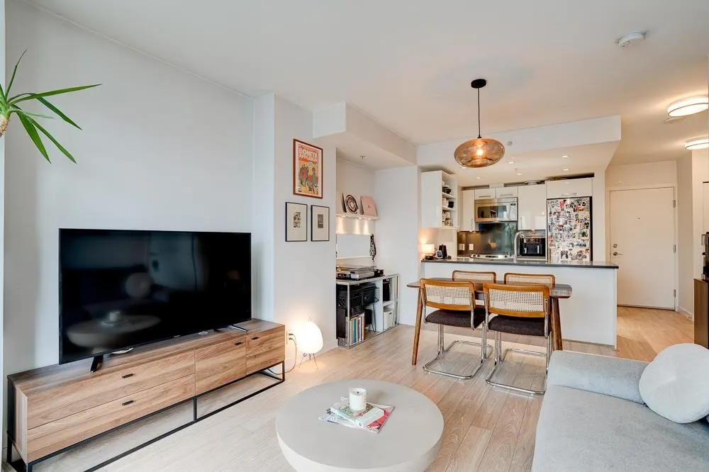 983 E Hastings Street #201