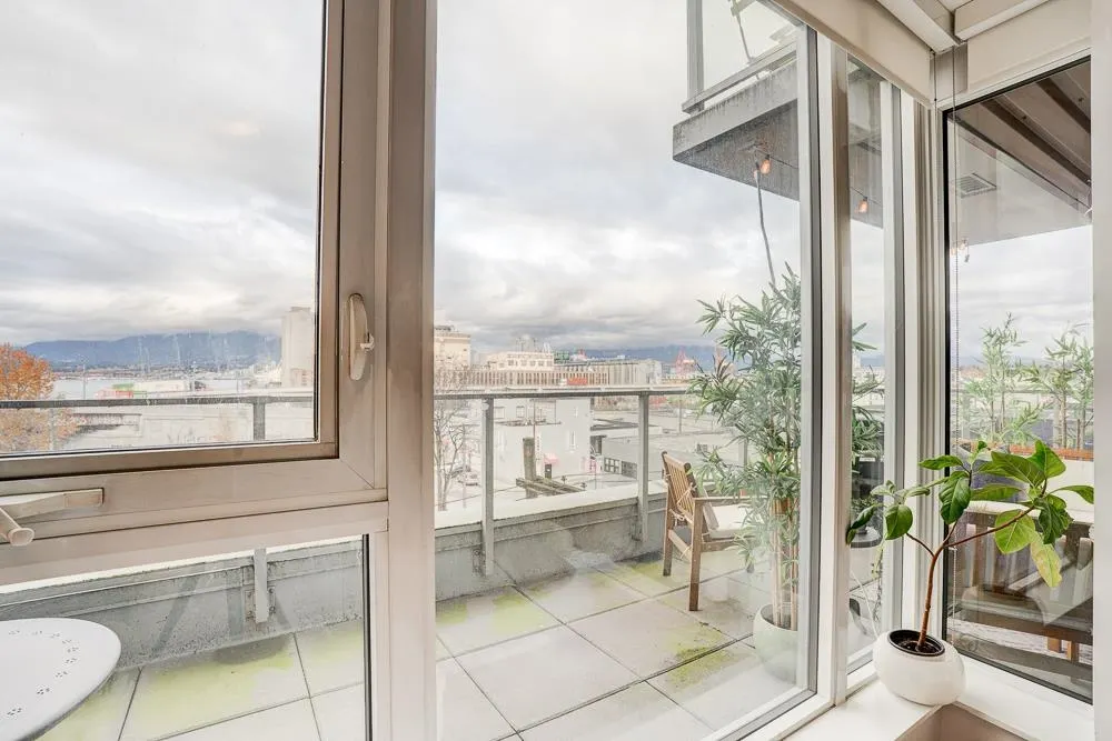 983 E Hastings Street #201