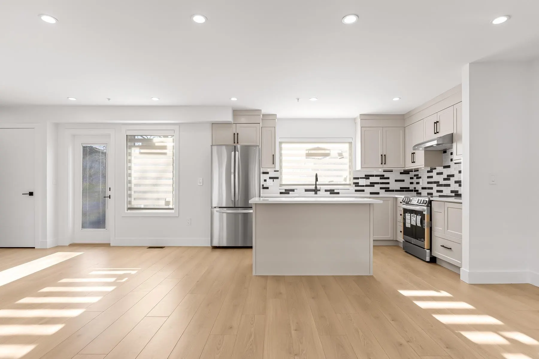 22348 48 Avenue #6