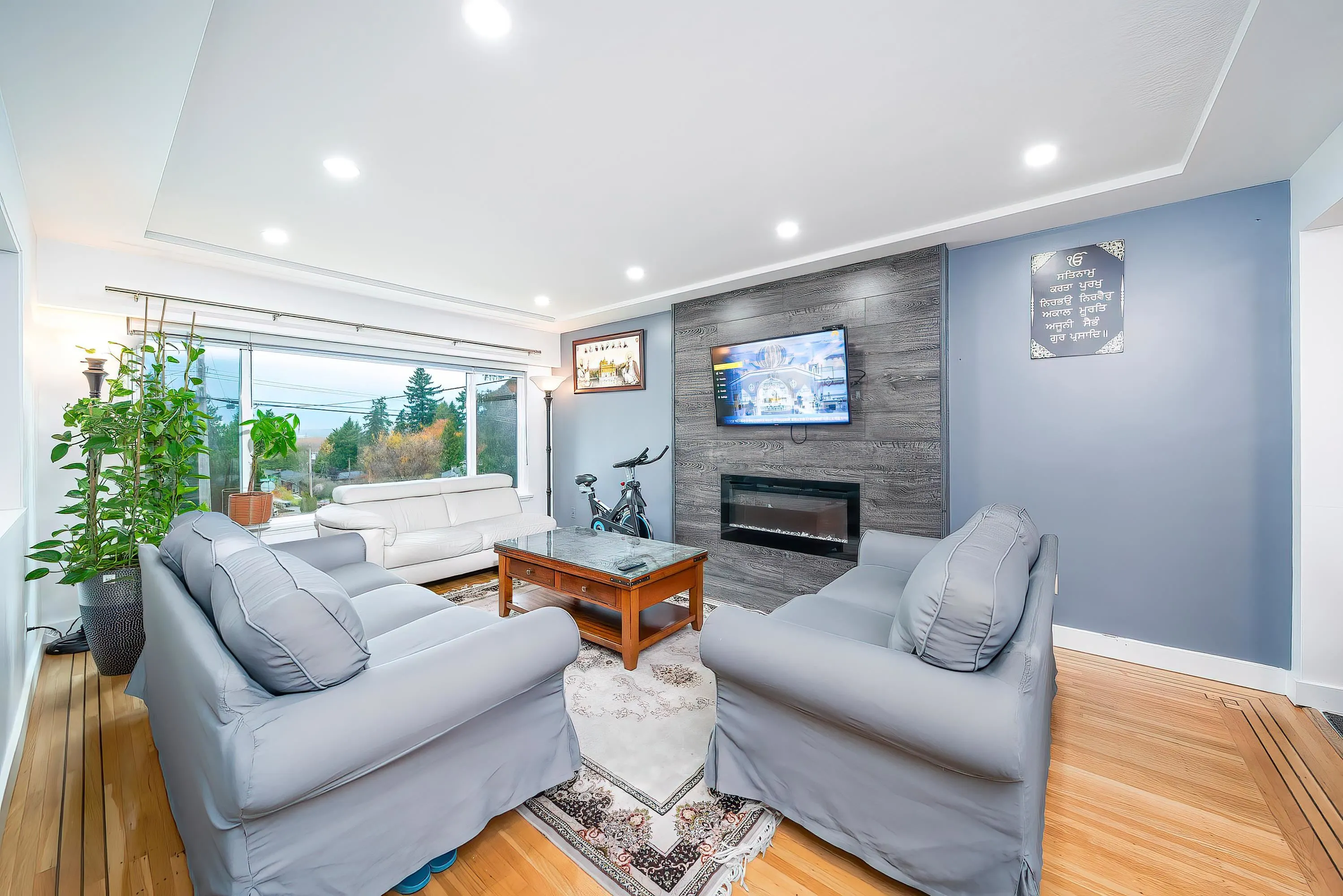 9476 Dawson Crescent