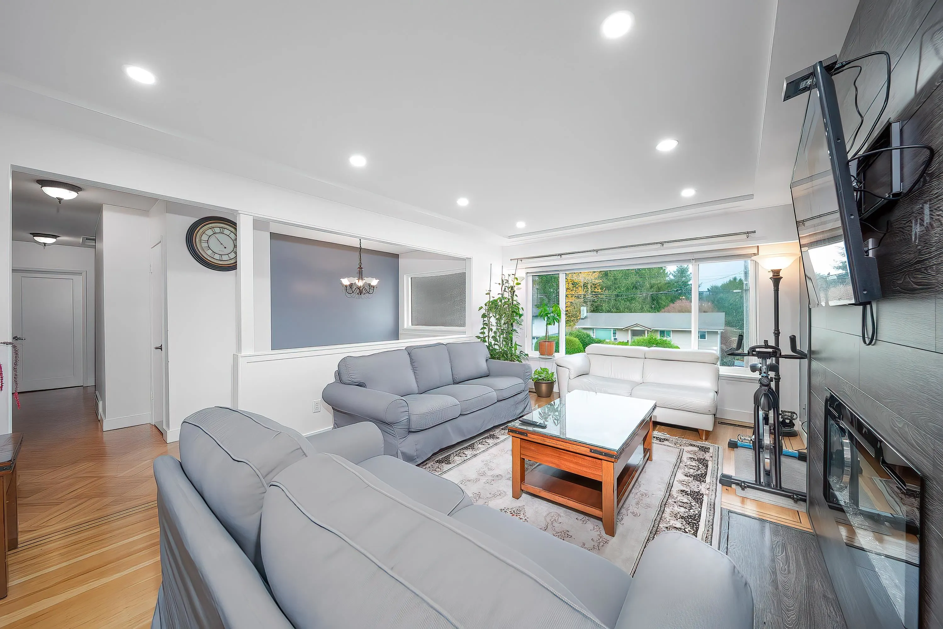 9476 Dawson Crescent